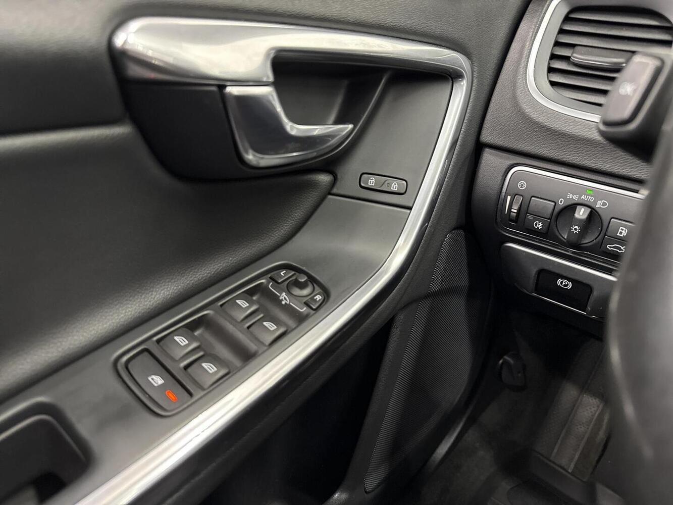 Volvo S60 Cross Country vaihtoauto