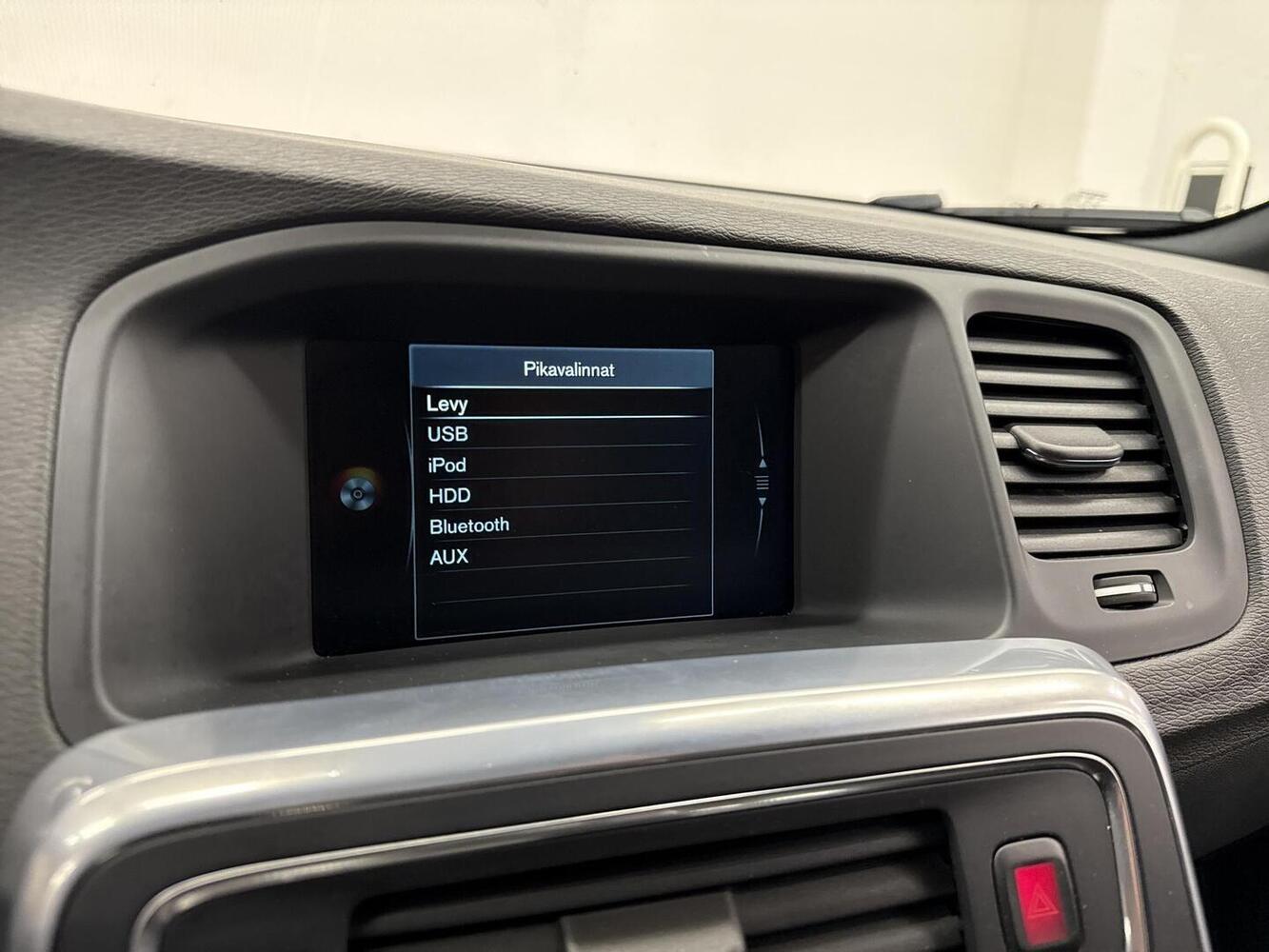 Volvo S60 Cross Country vaihtoauto