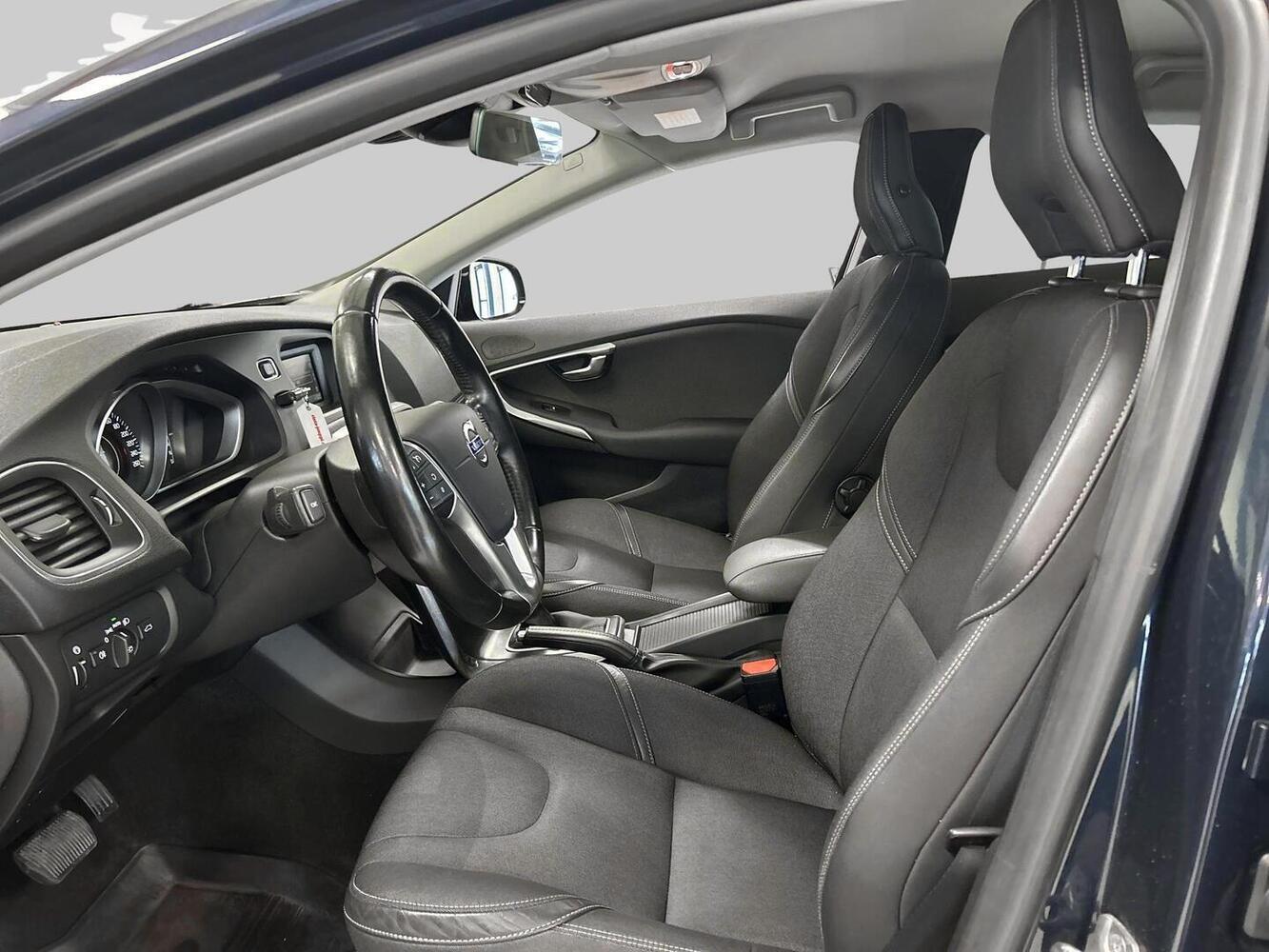 Volvo V40 Cross Country vaihtoauto