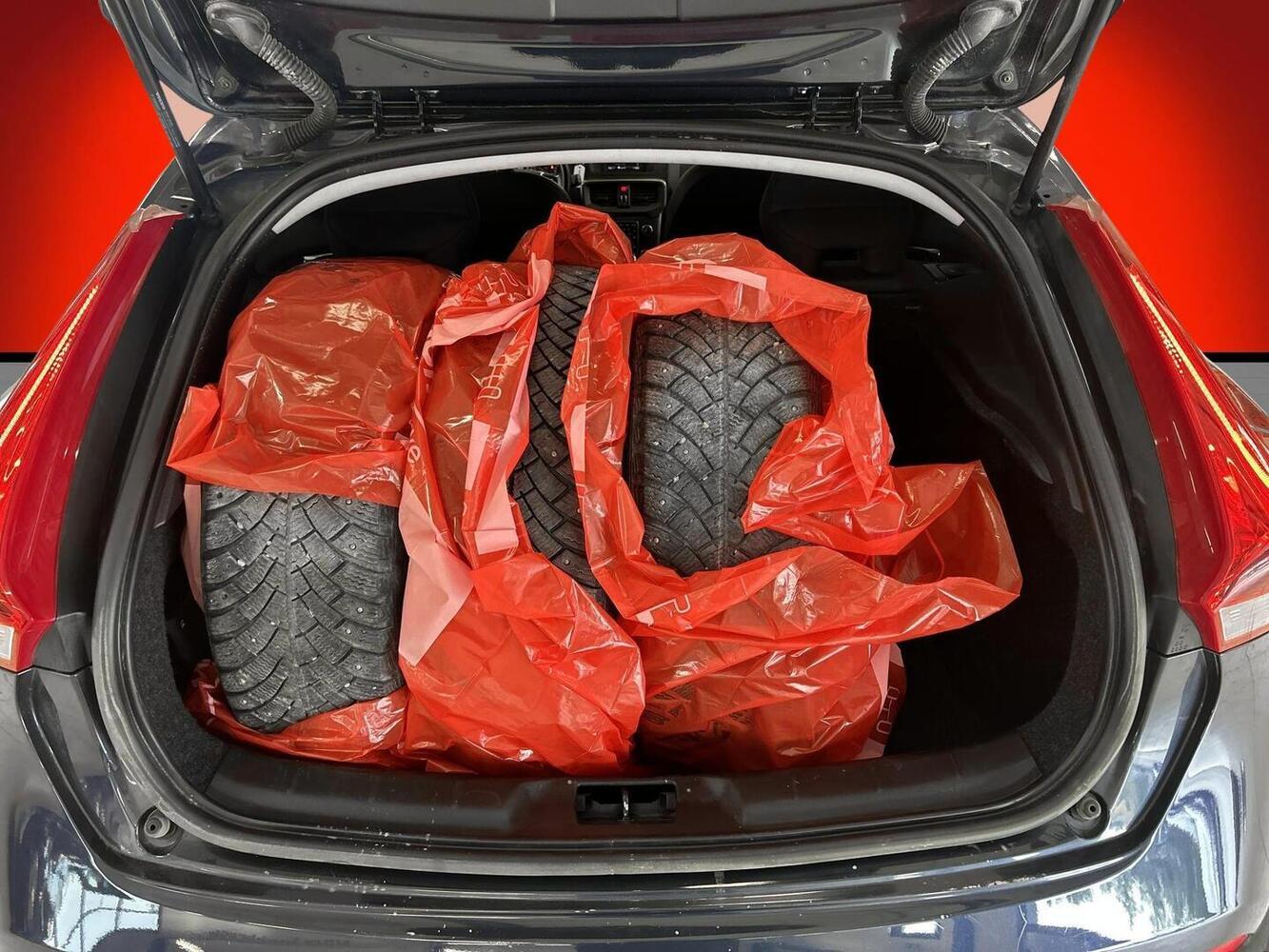 Volvo V40 Cross Country vaihtoauto