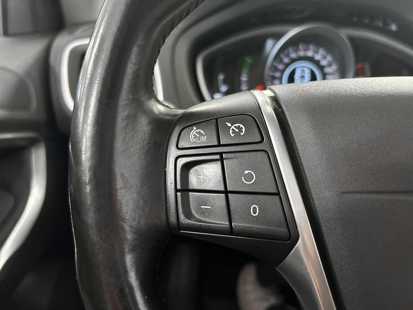 Volvo V40 Cross Country vaihtoauto