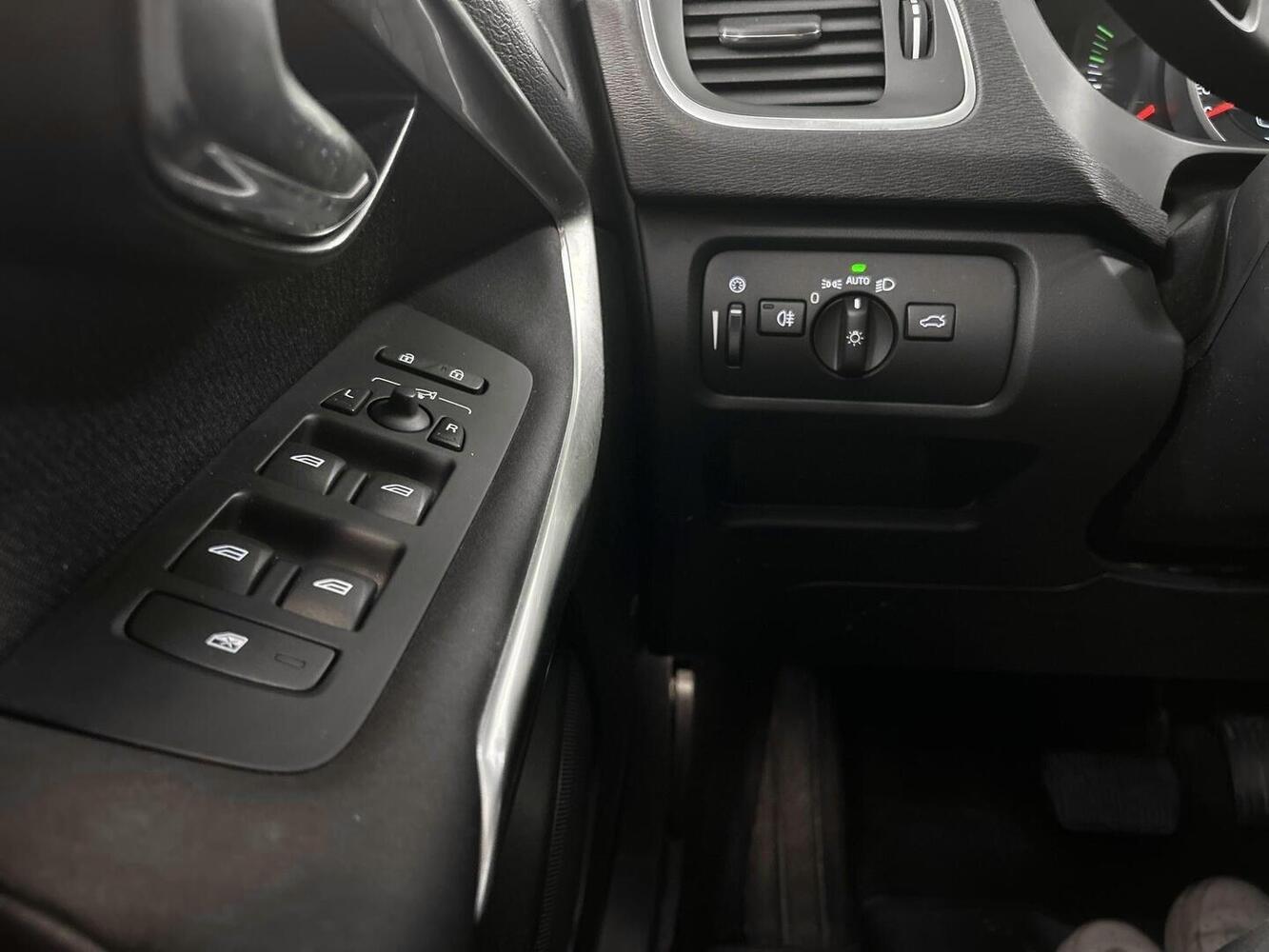 Volvo V40 Cross Country vaihtoauto