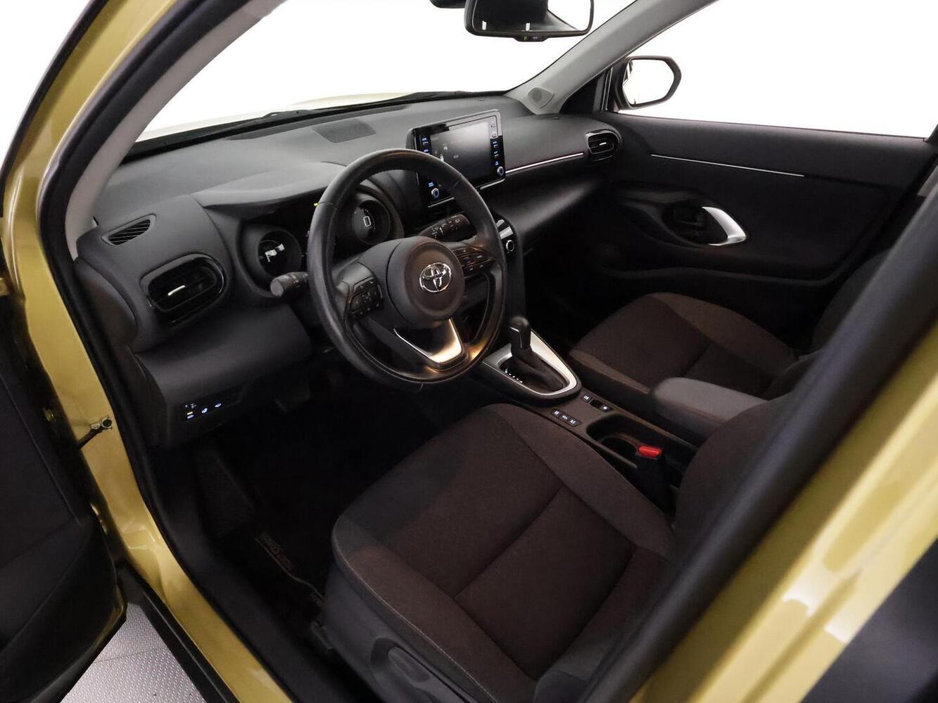 Toyota Yaris Cross vaihtoauto