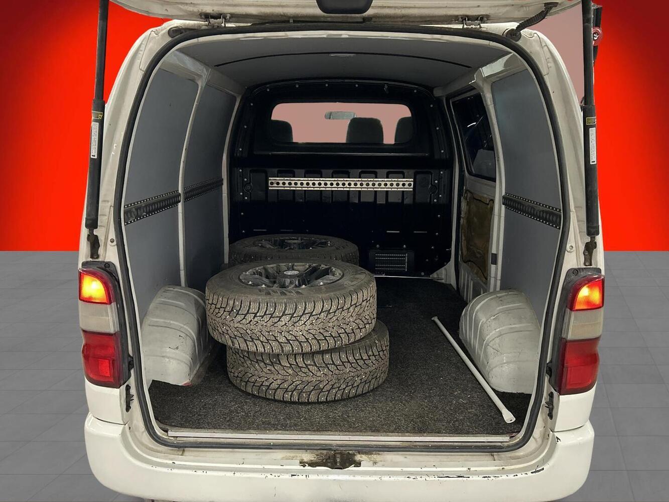 Toyota Hiace vaihtoauto