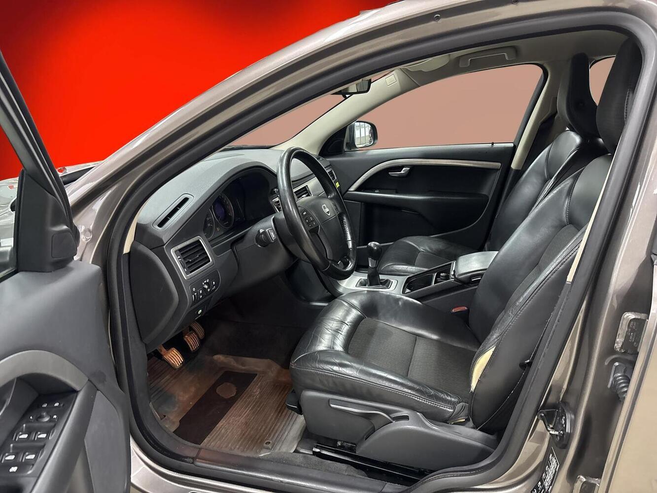 Volvo V70 vaihtoauto