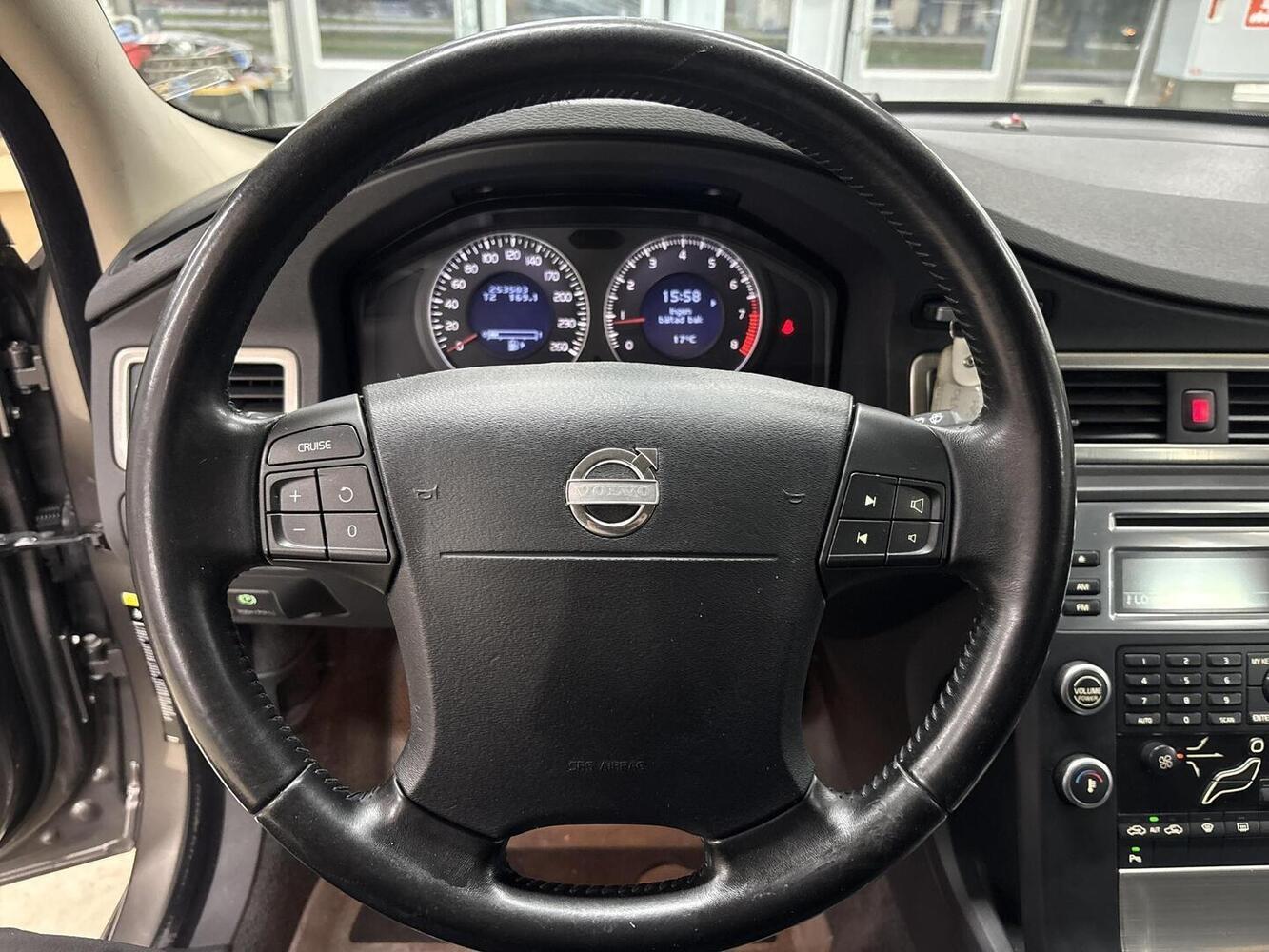 Volvo V70 vaihtoauto