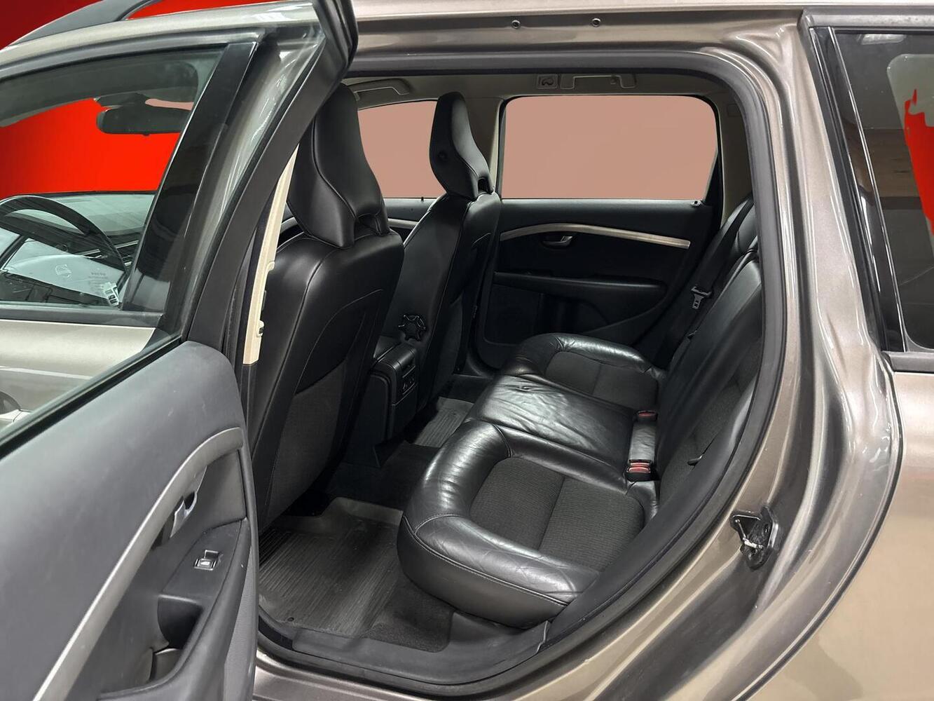 Volvo V70 vaihtoauto