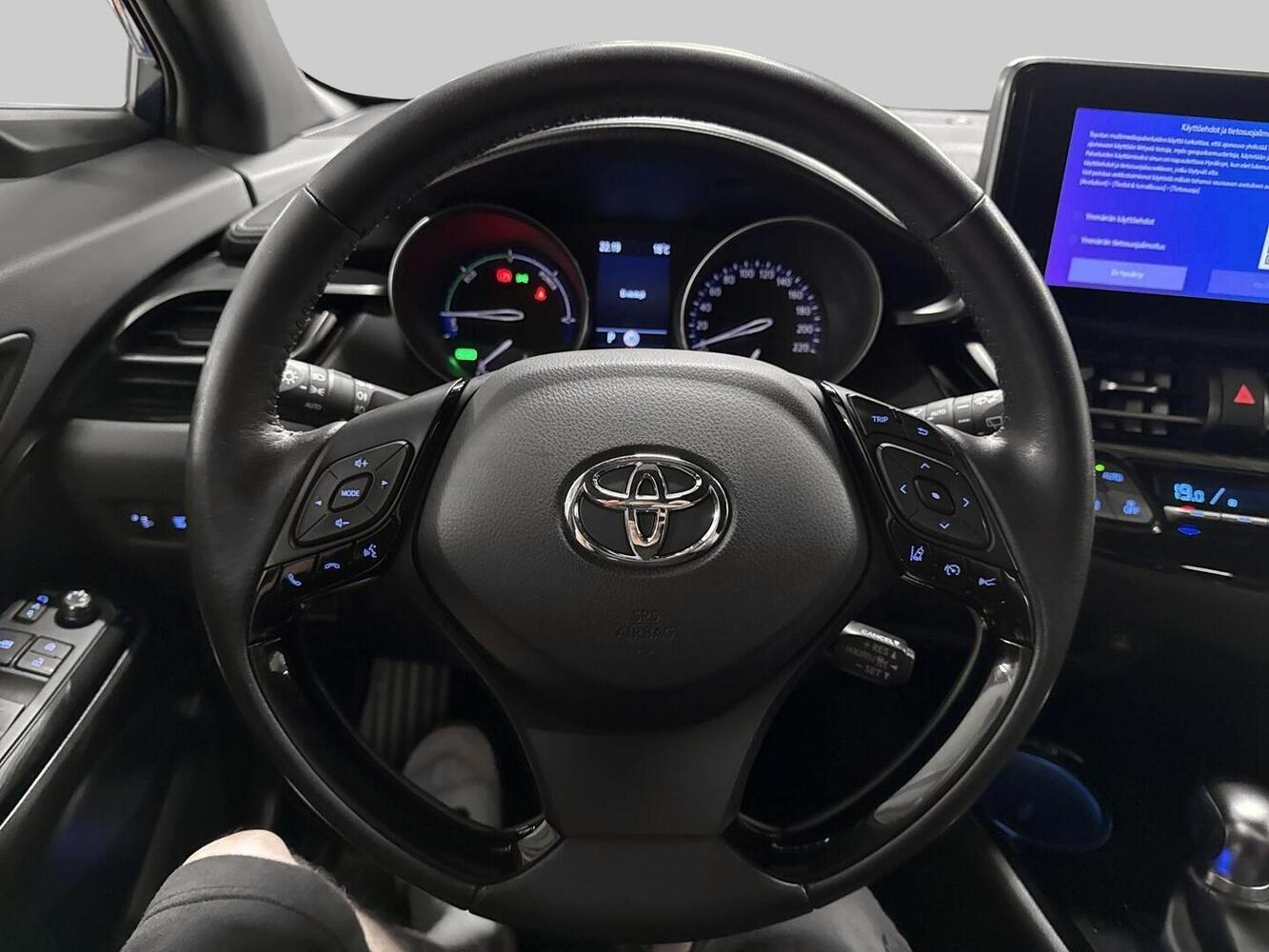 Toyota C-HR vaihtoauto
