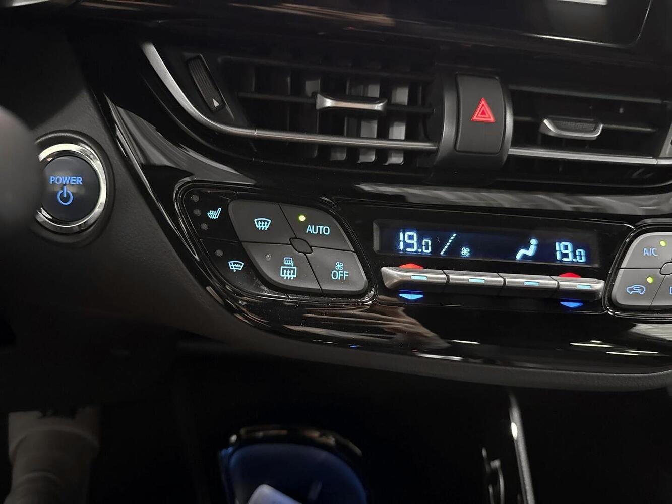 Toyota C-HR vaihtoauto