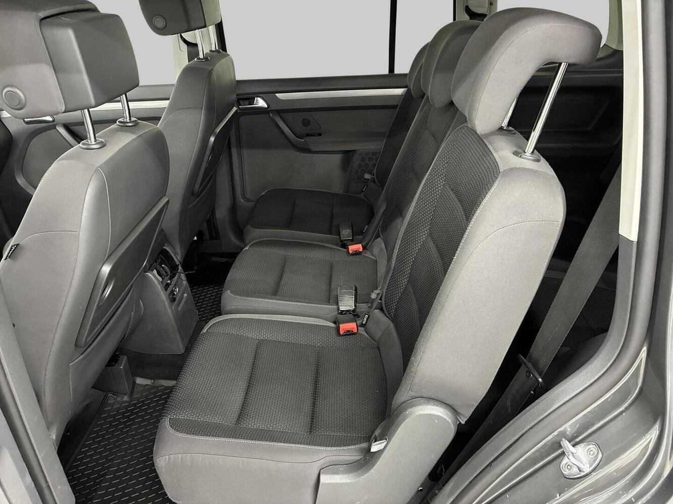 Volkswagen Touran vaihtoauto
