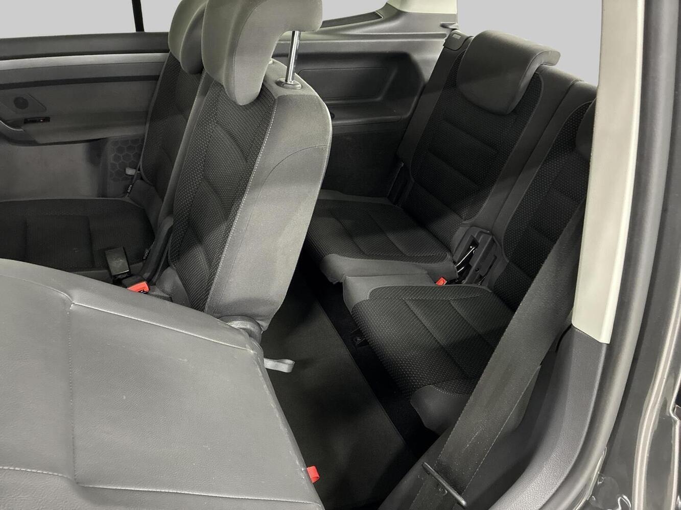 Volkswagen Touran vaihtoauto