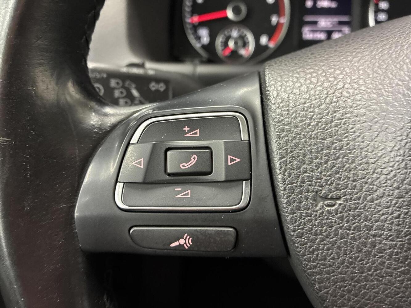 Volkswagen Touran vaihtoauto