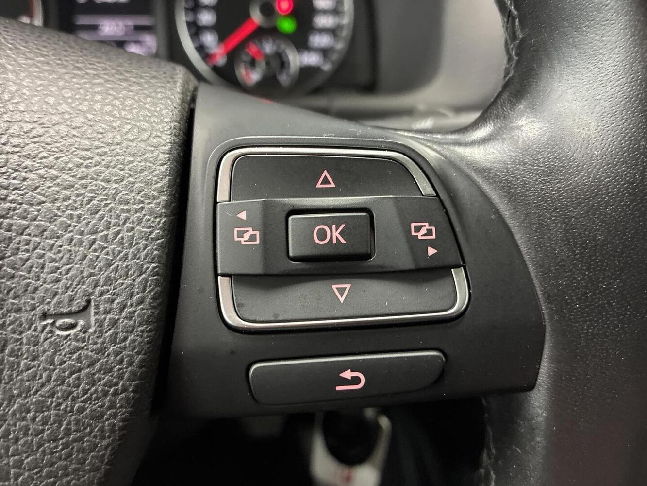 Volkswagen Touran vaihtoauto
