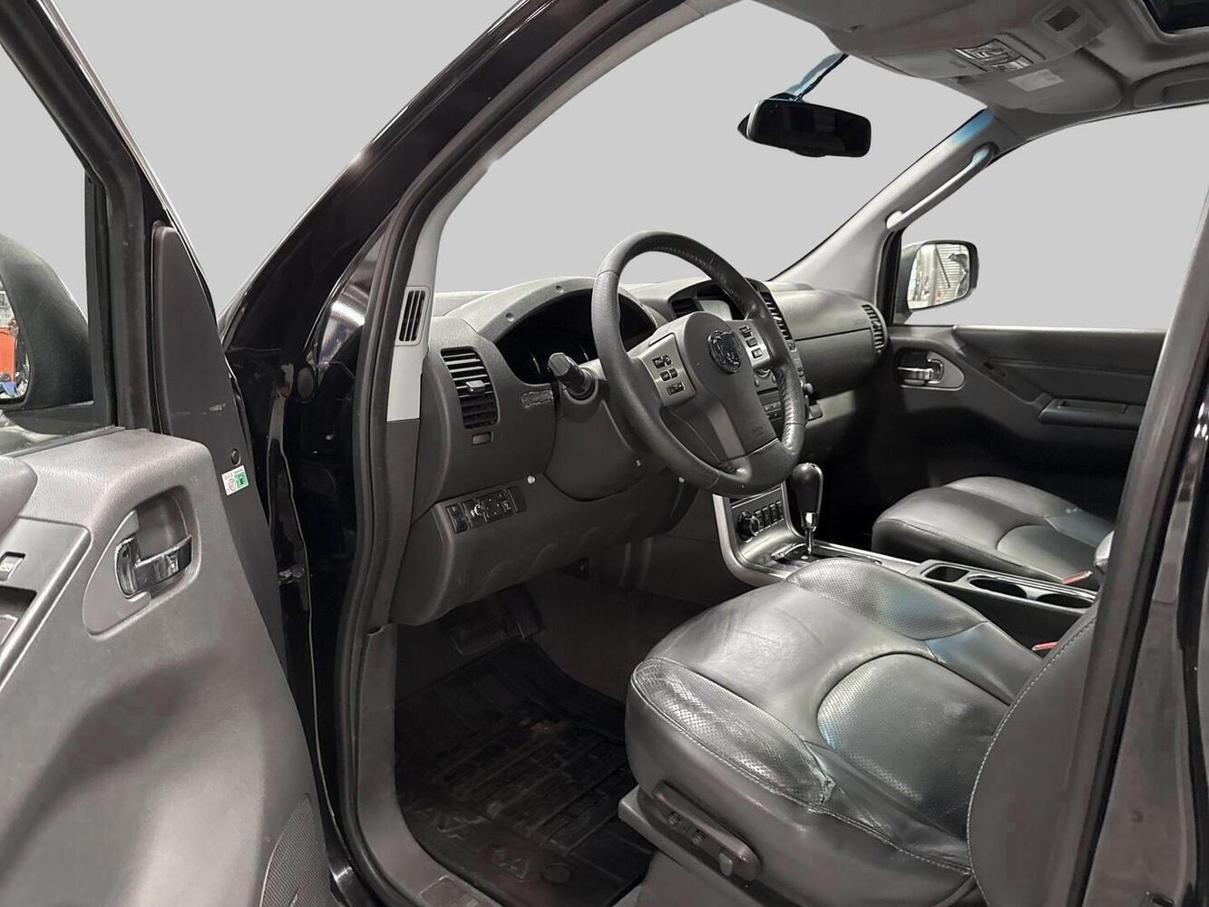 Nissan Navara vaihtoauto