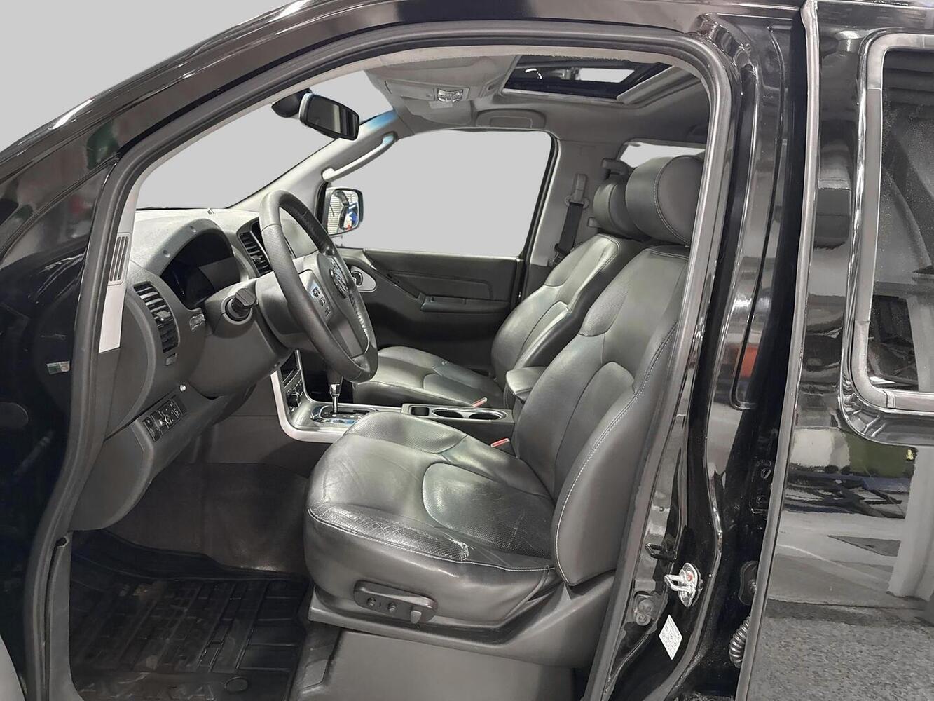 Nissan Navara vaihtoauto