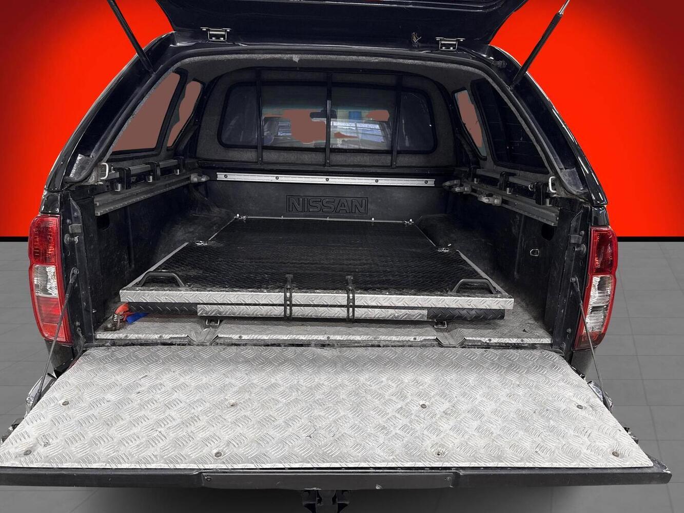 Nissan Navara vaihtoauto