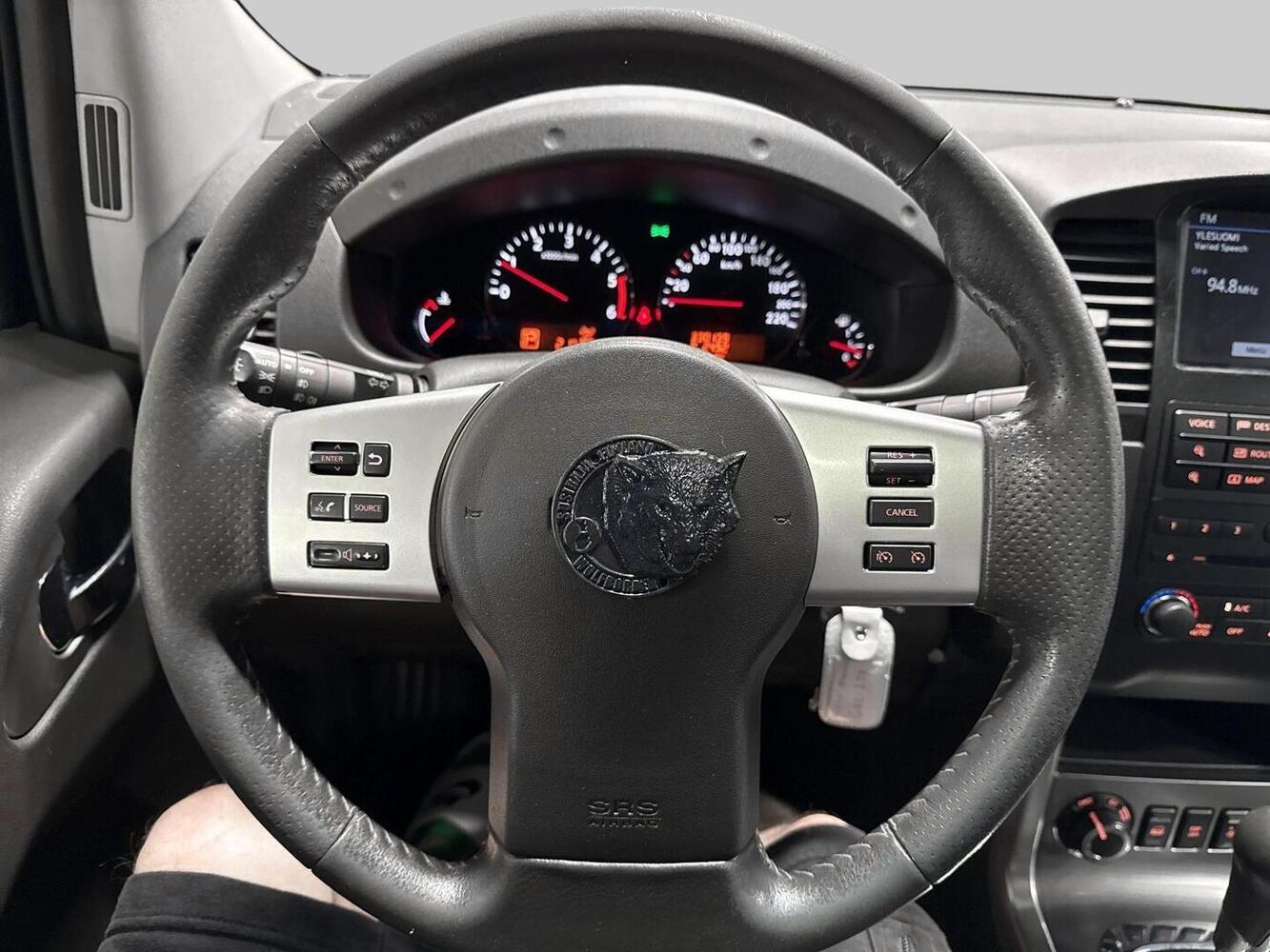 Nissan Navara vaihtoauto