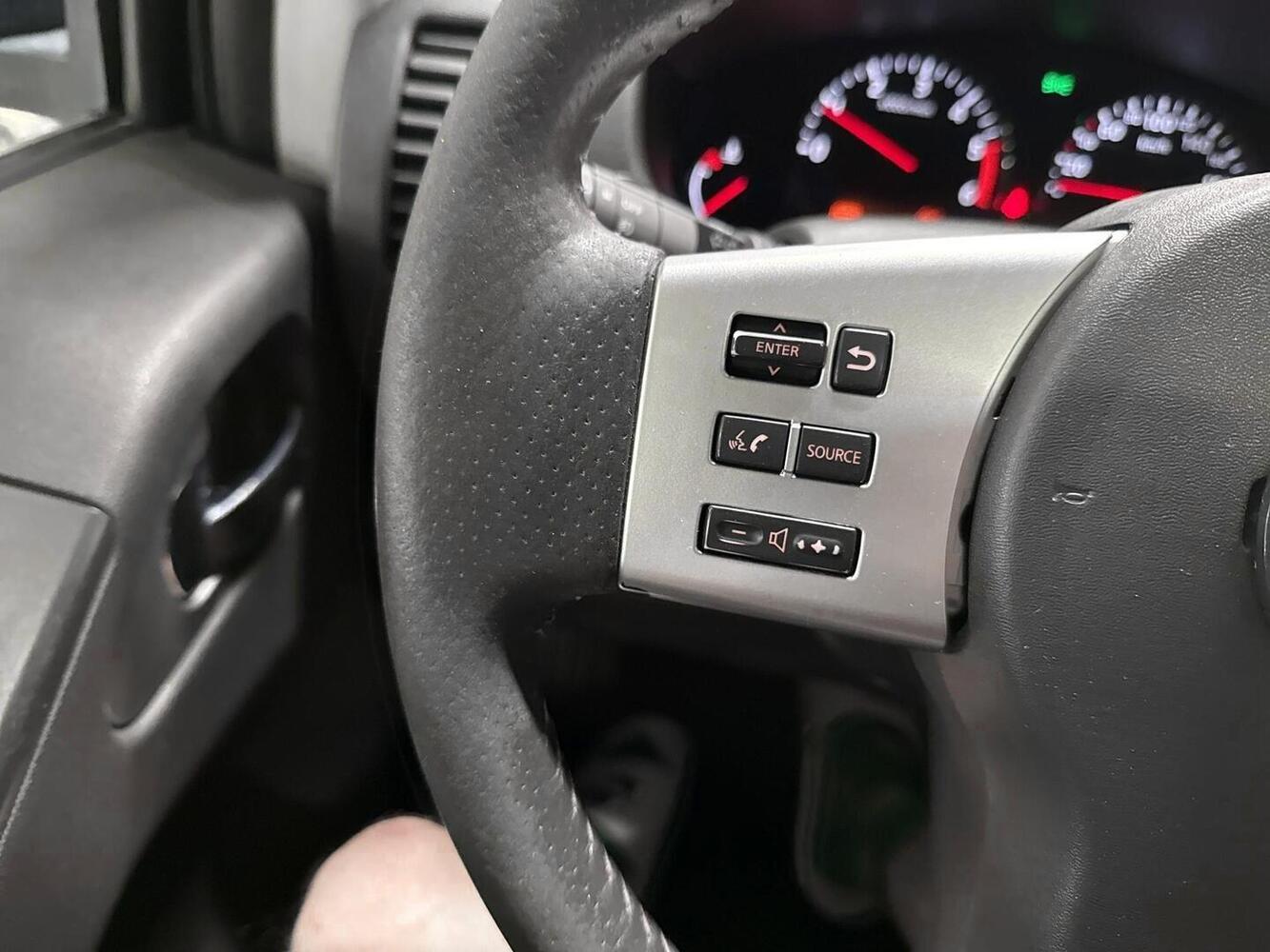 Nissan Navara vaihtoauto