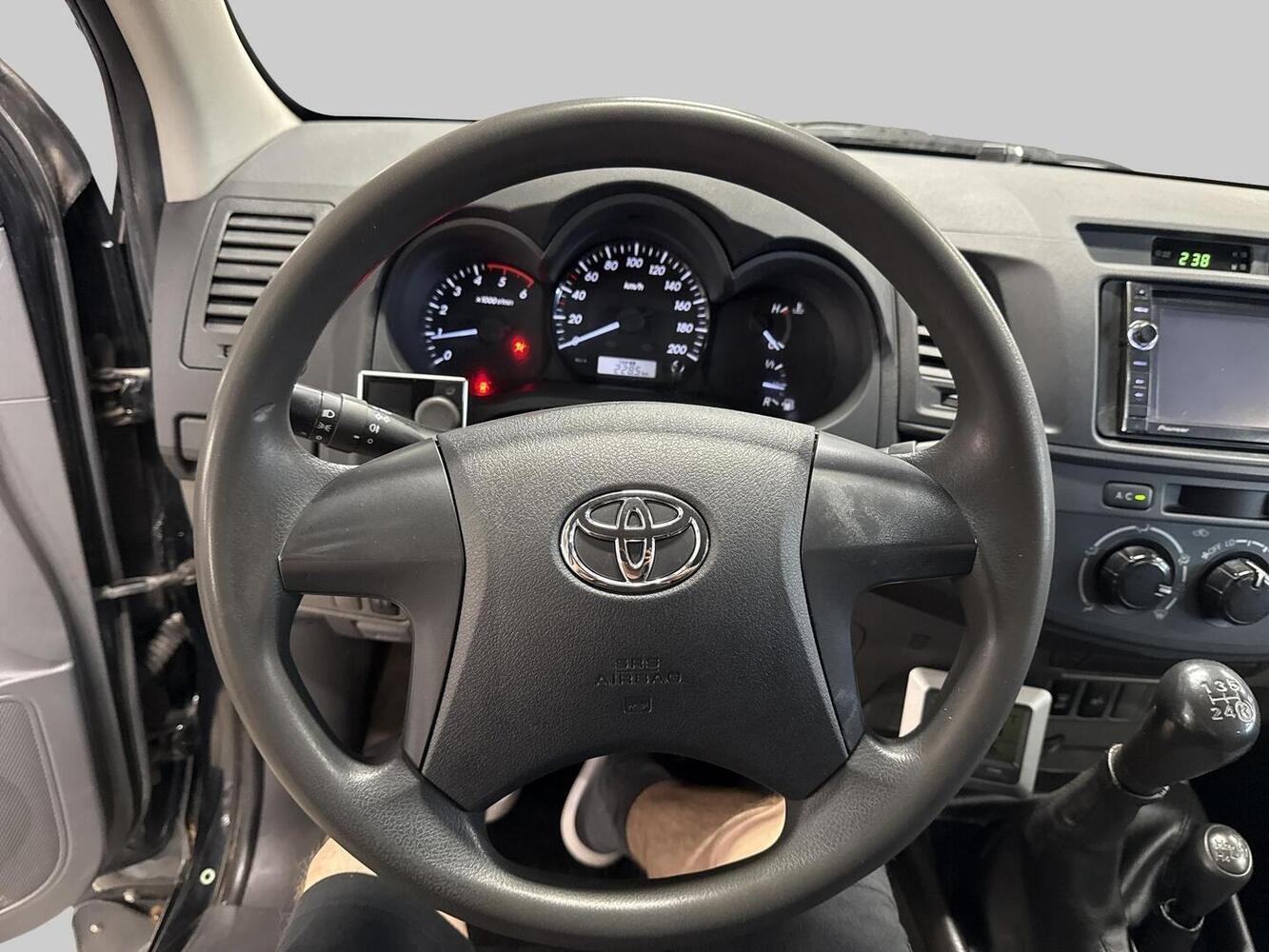 Toyota Hilux vaihtoauto