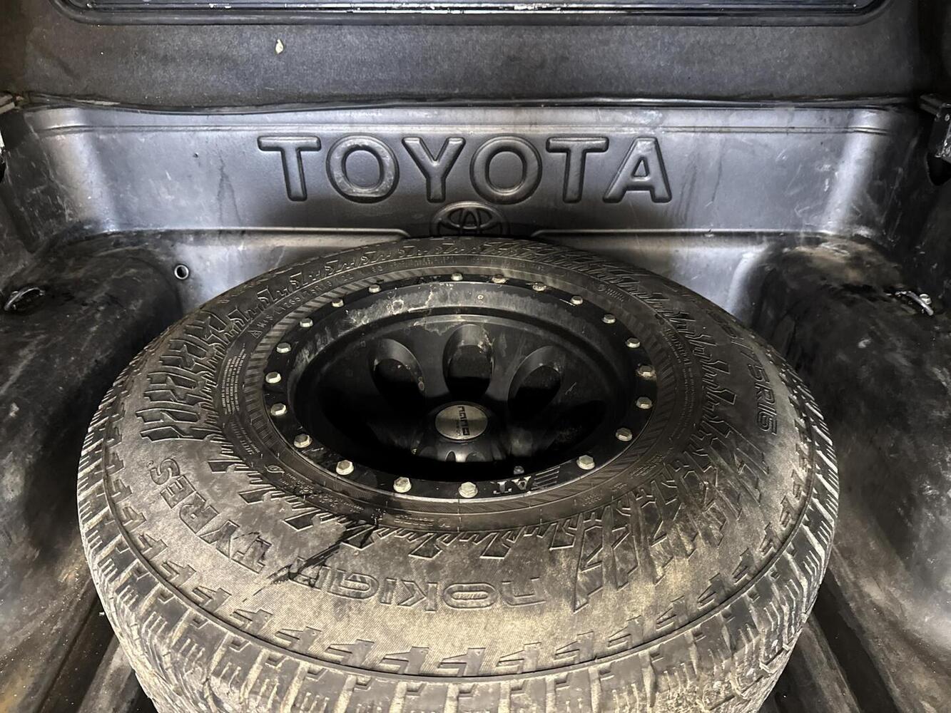 Toyota Hilux vaihtoauto