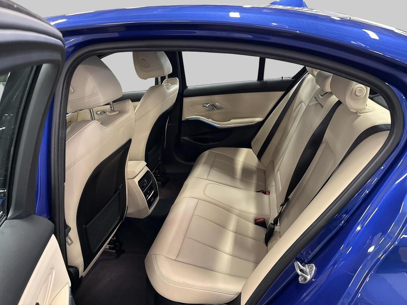 BMW 330 vaihtoauto