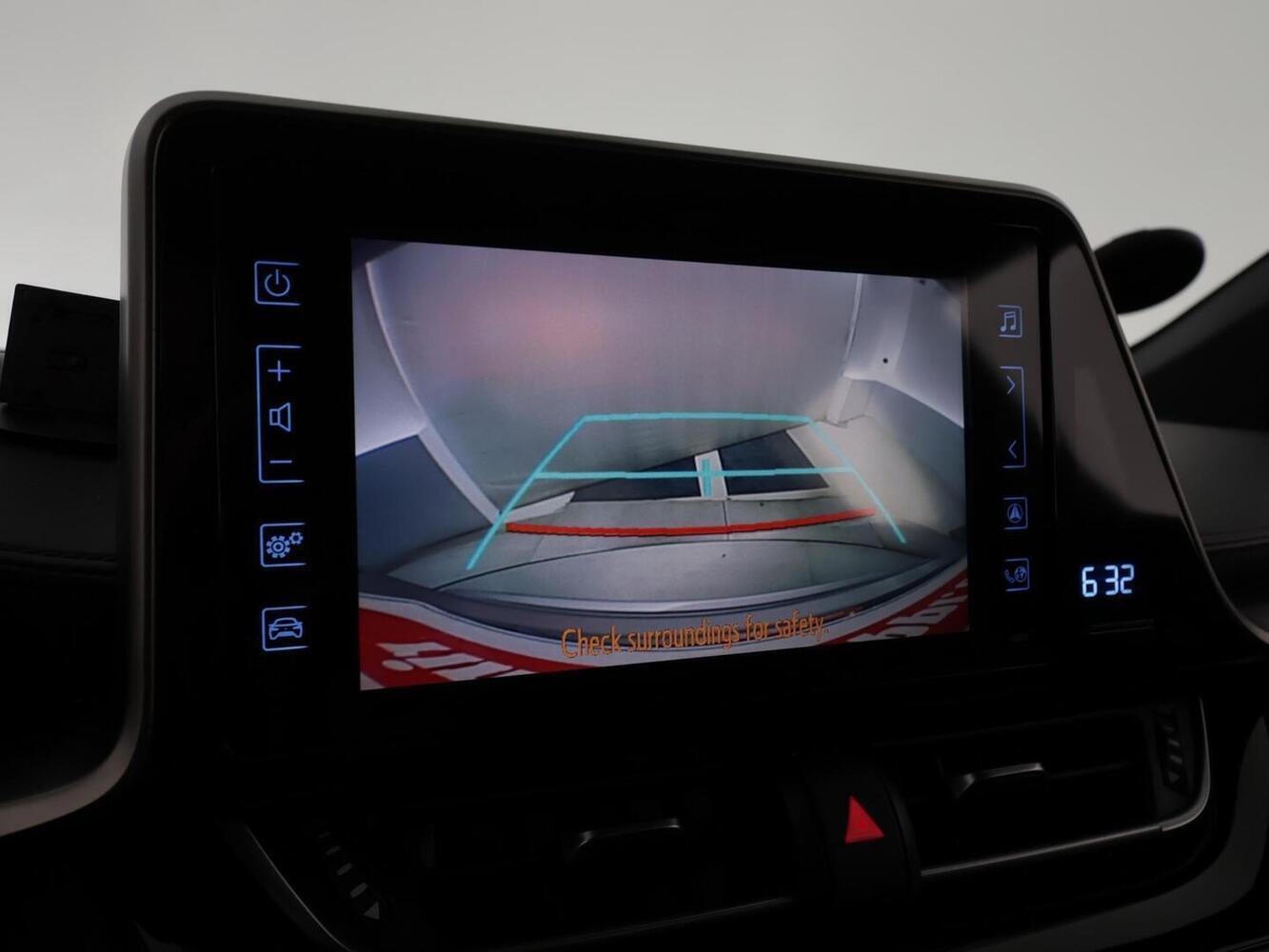 Toyota C-HR vaihtoauto