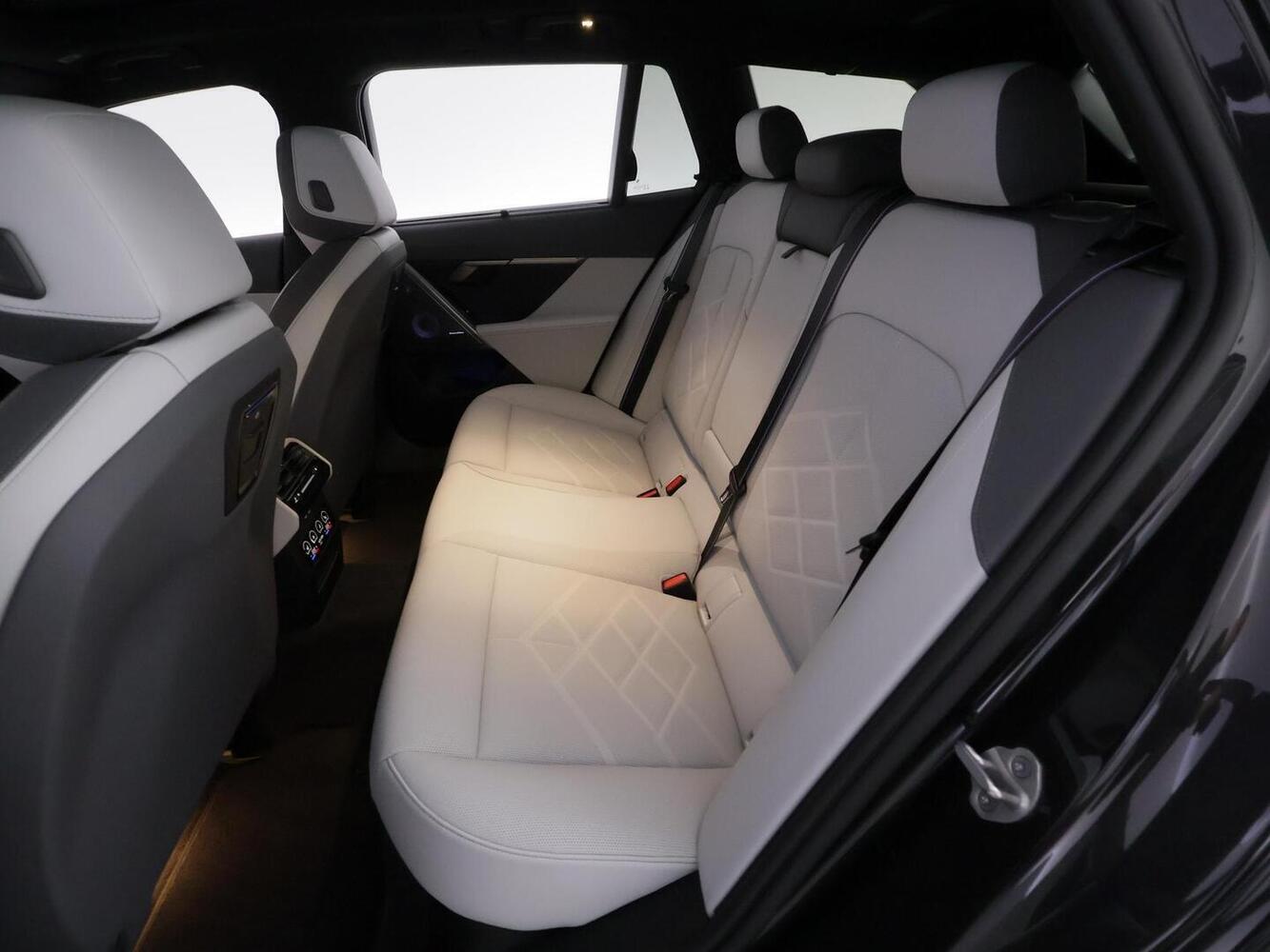 BMW i5 M60 vaihtoauto