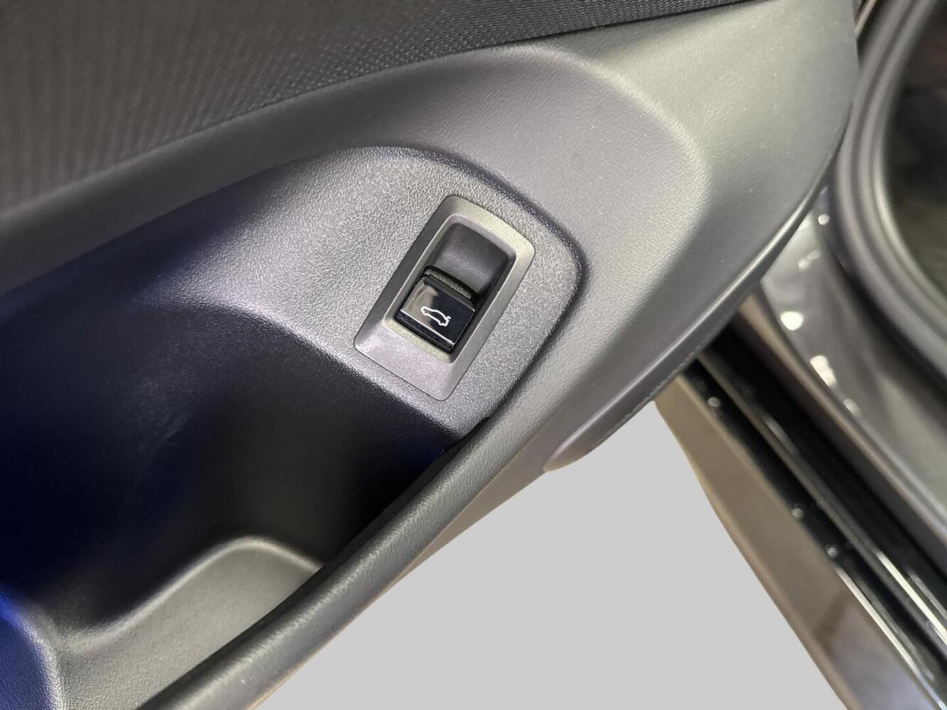 BMW i5 M60 vaihtoauto