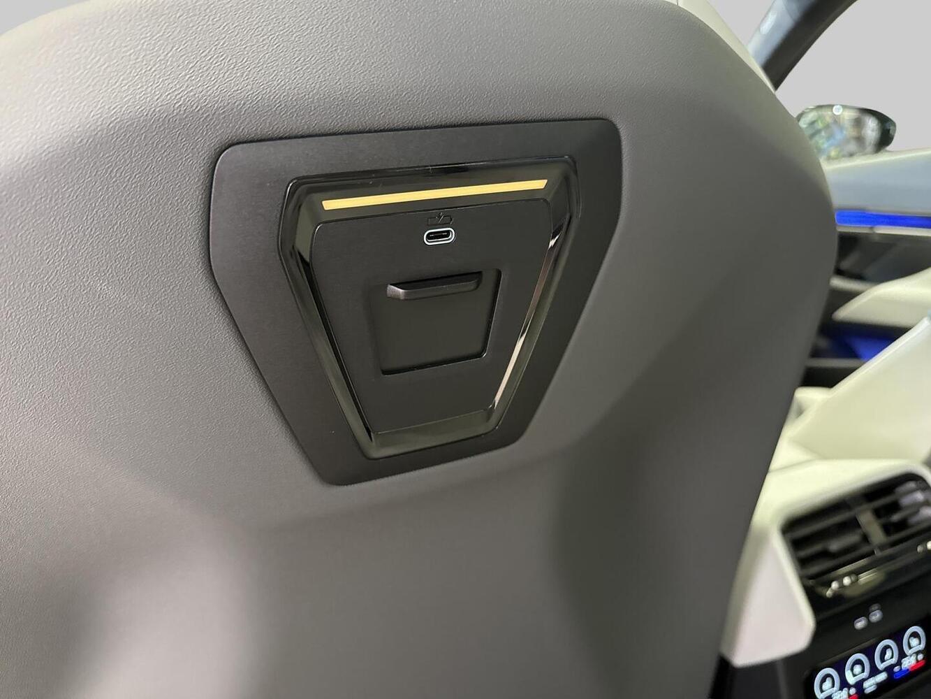BMW i5 M60 vaihtoauto