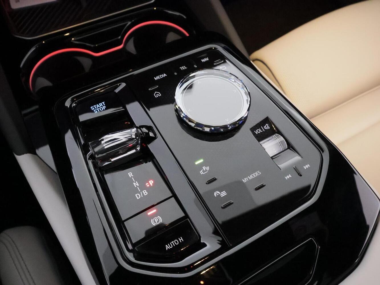 BMW i5 M60 vaihtoauto