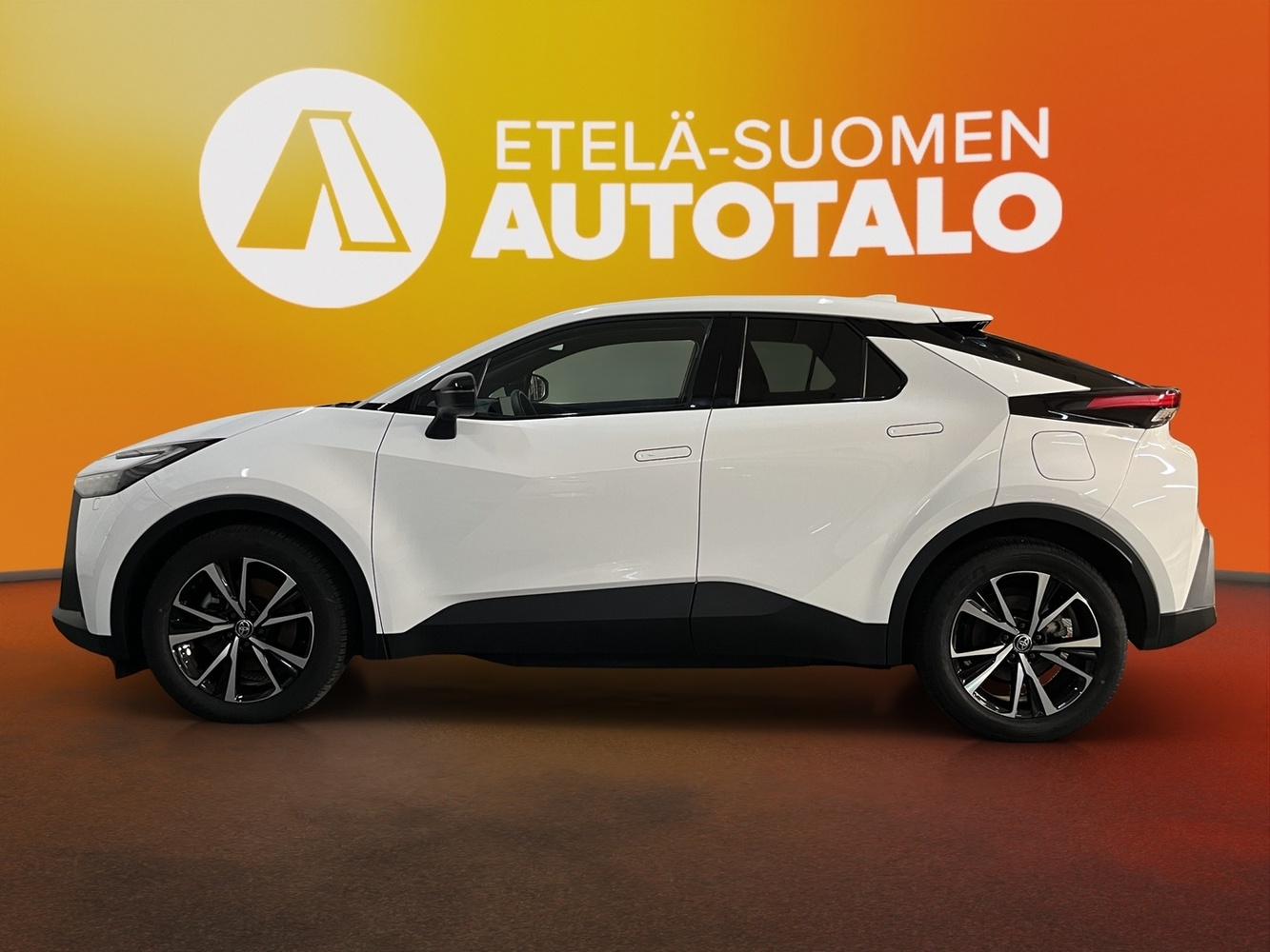 Toyota C-HR vaihtoauto
