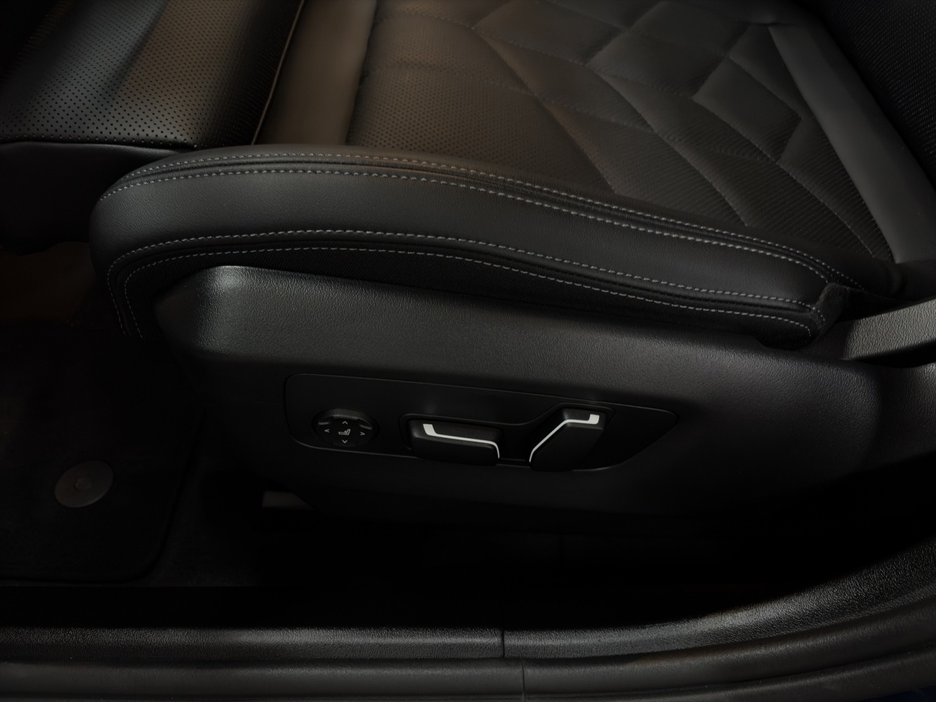 BMW i5 M60 vaihtoauto