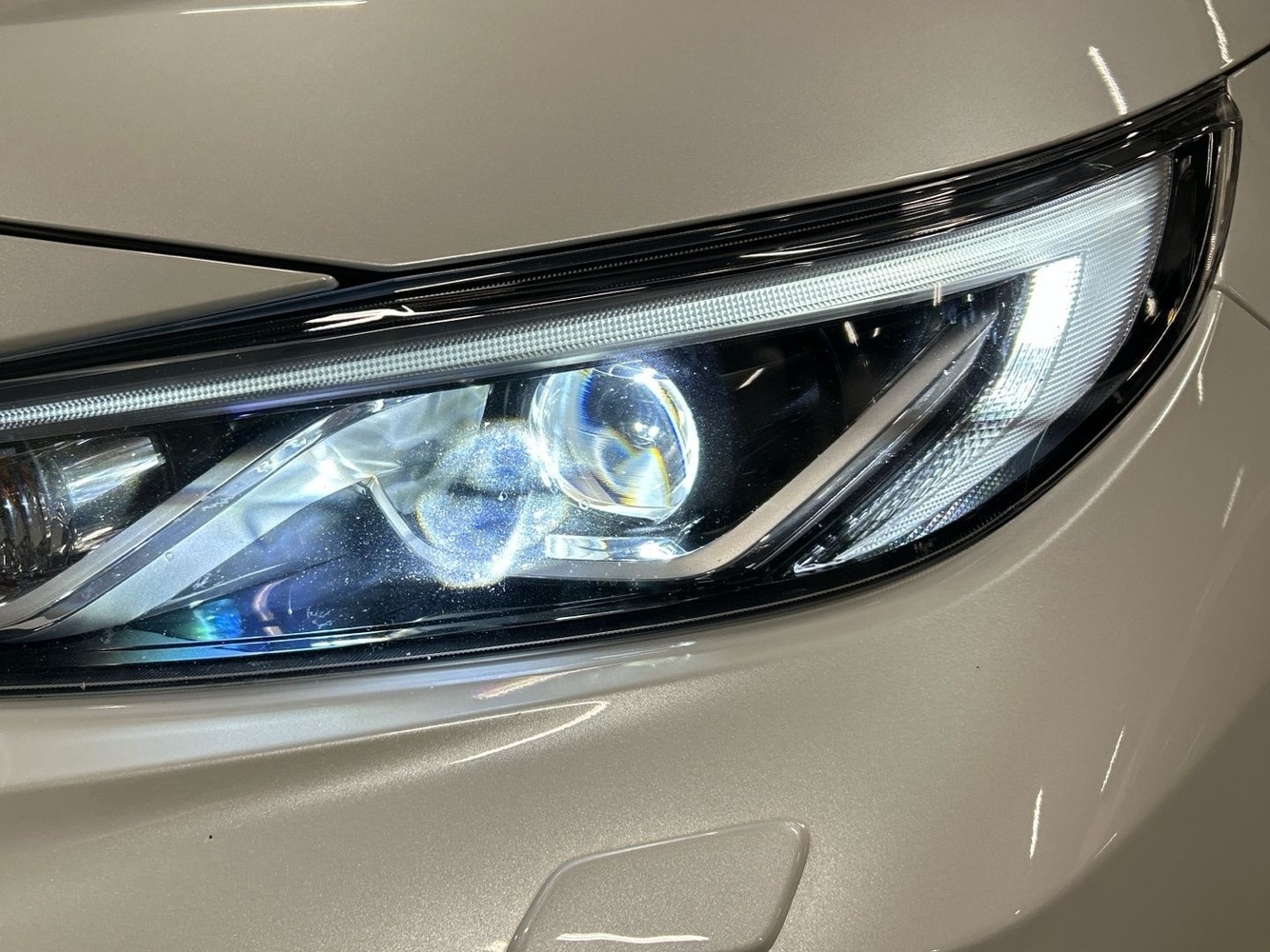 Suzuki Across vaihtoauto