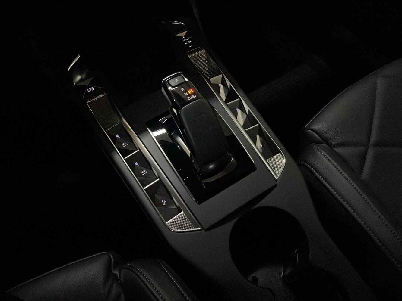 DS 3 Crossback vaihtoauto
