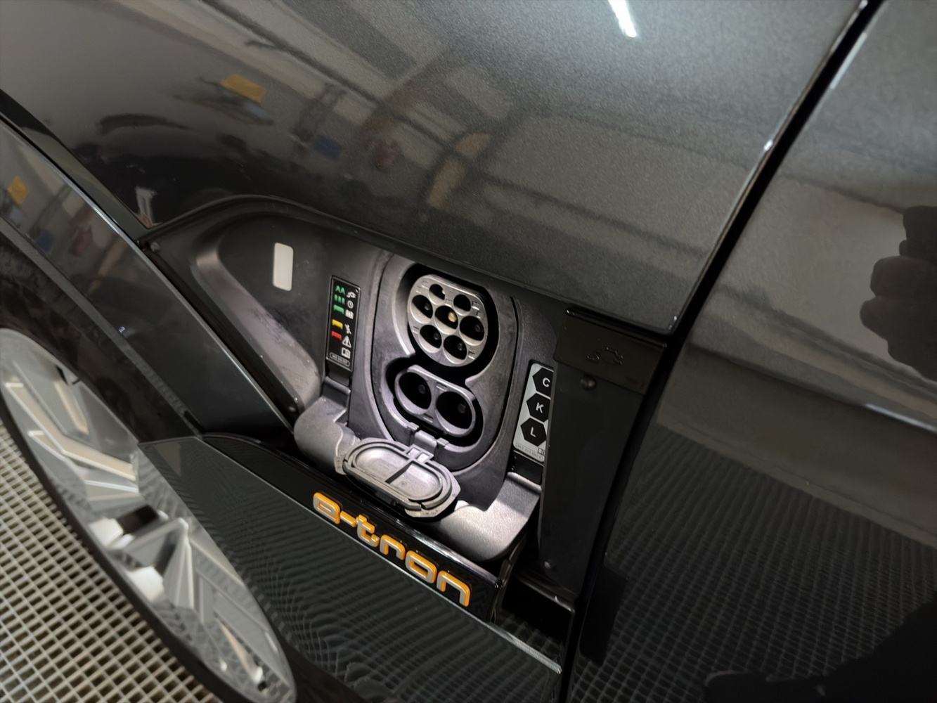 Audi e-tron vaihtoauto
