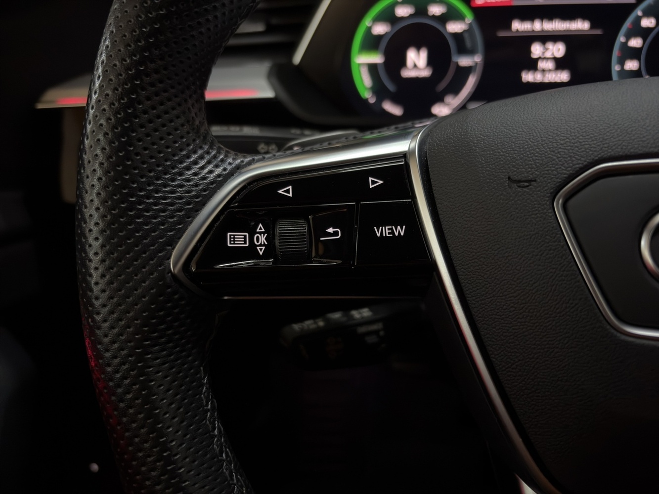 Audi e-tron vaihtoauto