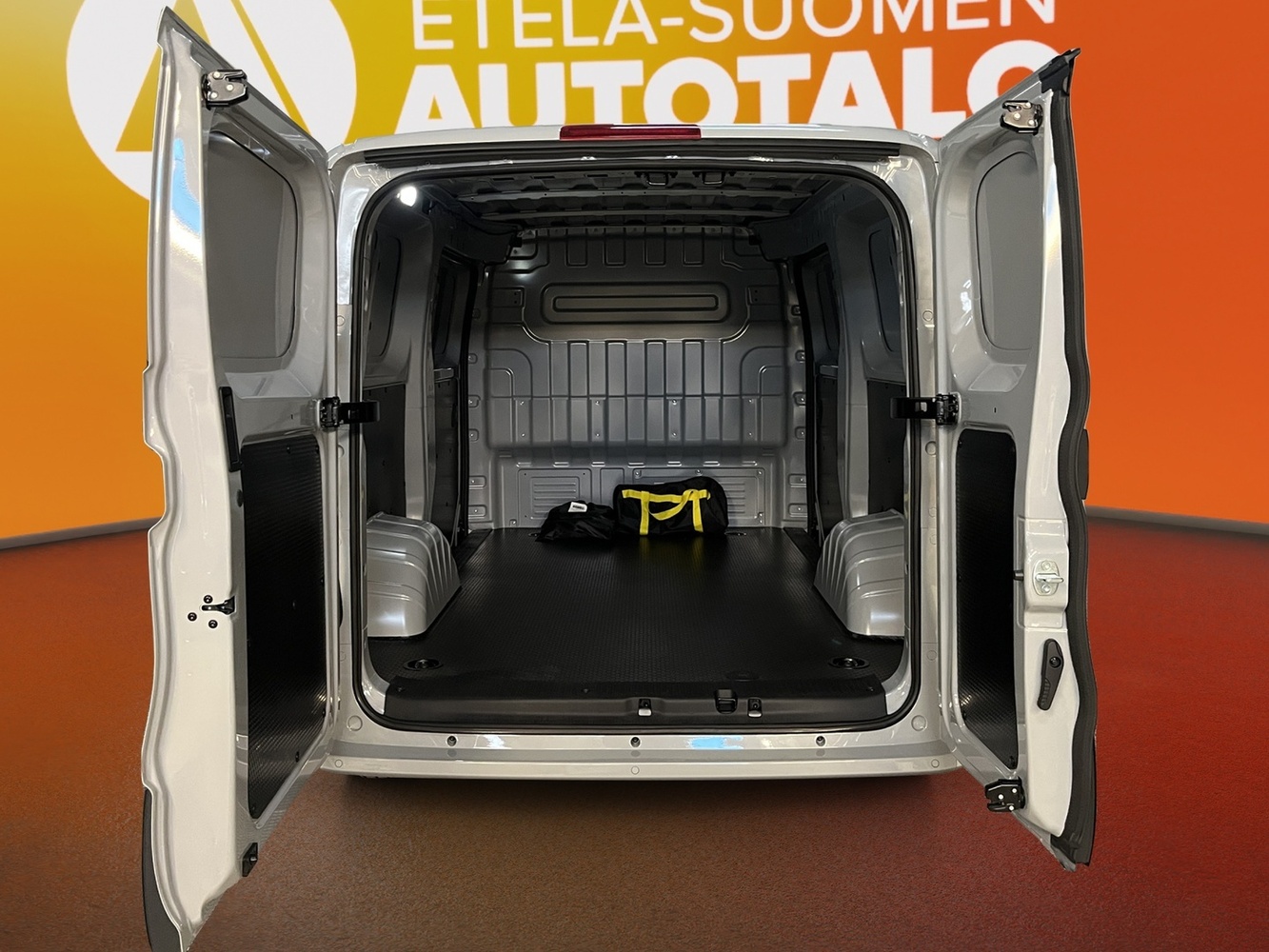 Maxus e-Deliver 5 vaihtoauto