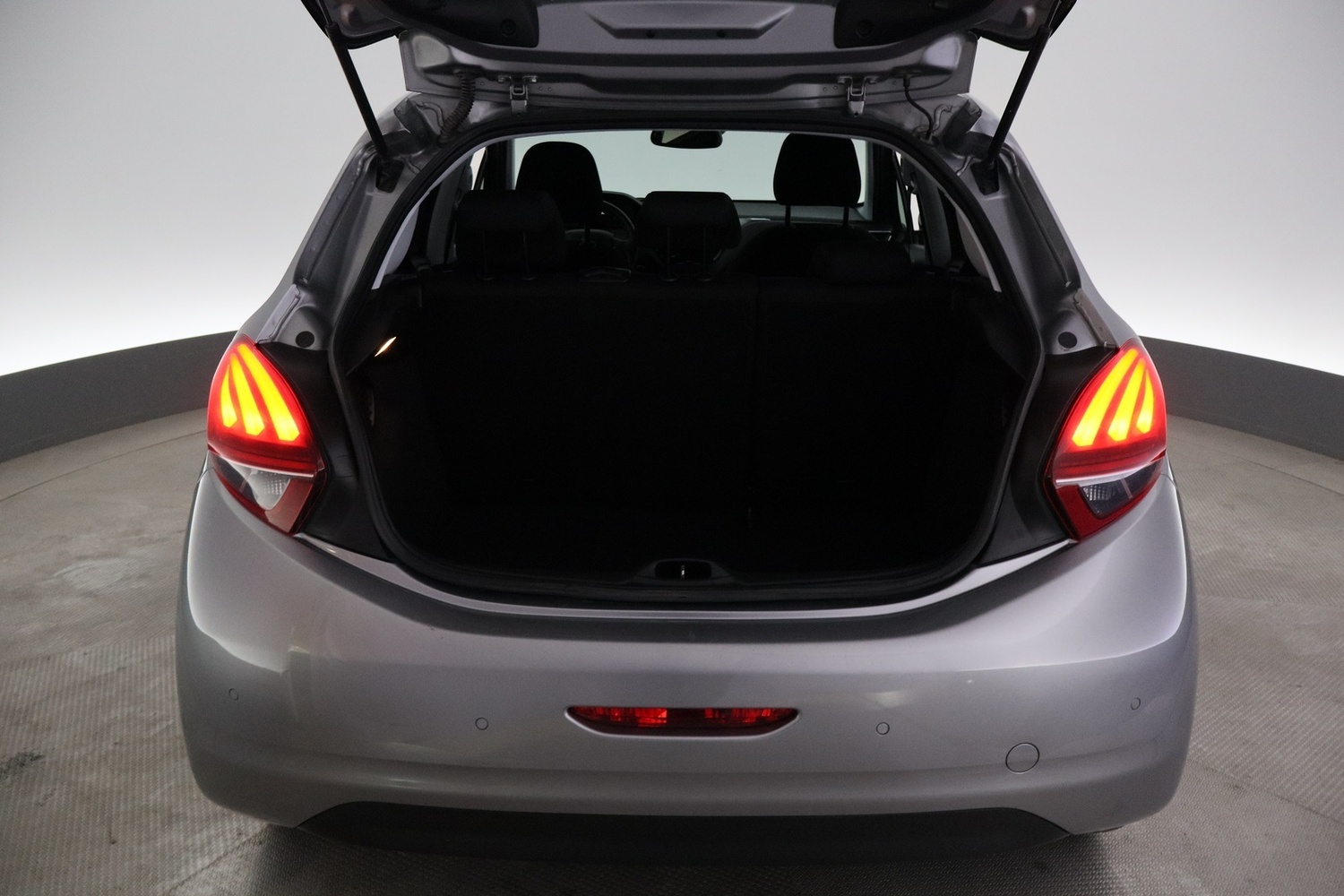 Peugeot 208 vaihtoauto