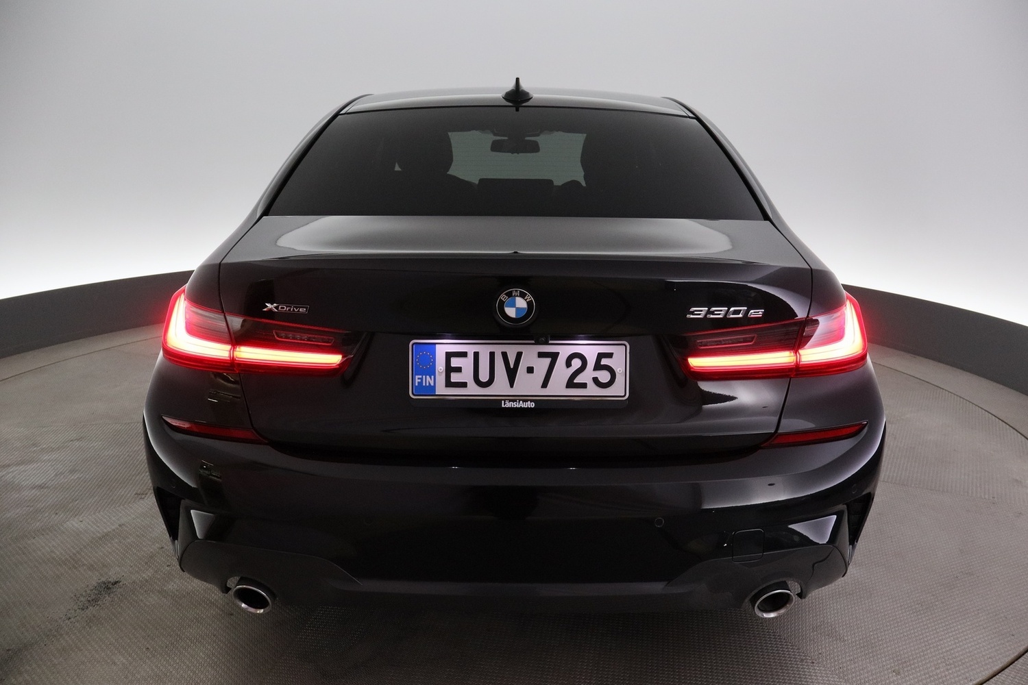 BMW 330 vaihtoauto