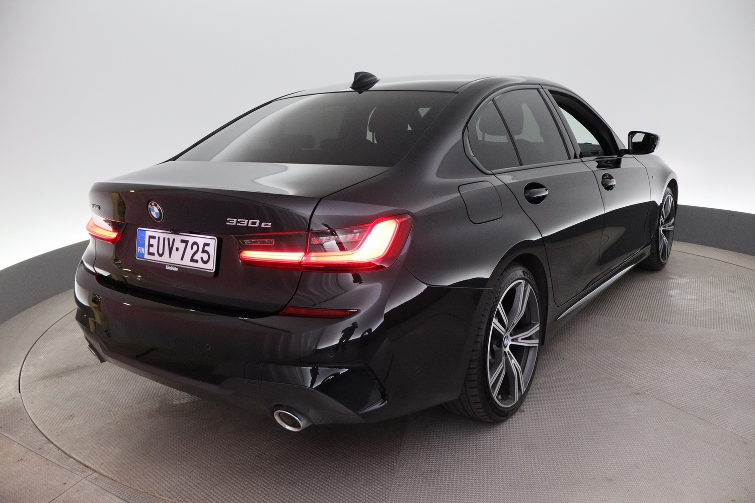BMW 330 vaihtoauto