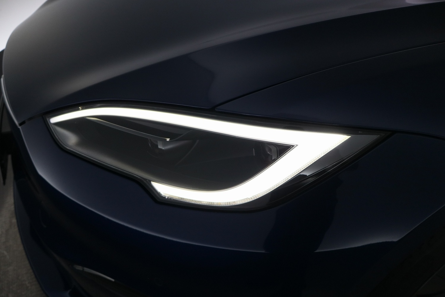 Tesla Model S vaihtoauto