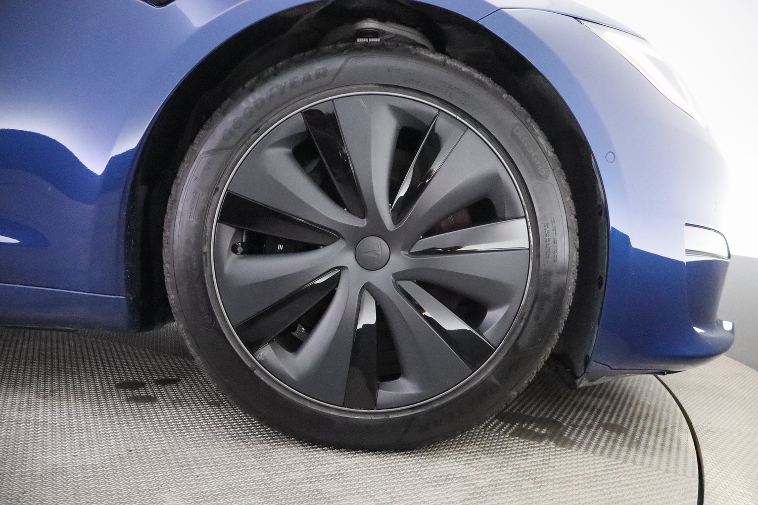 Tesla Model S vaihtoauto