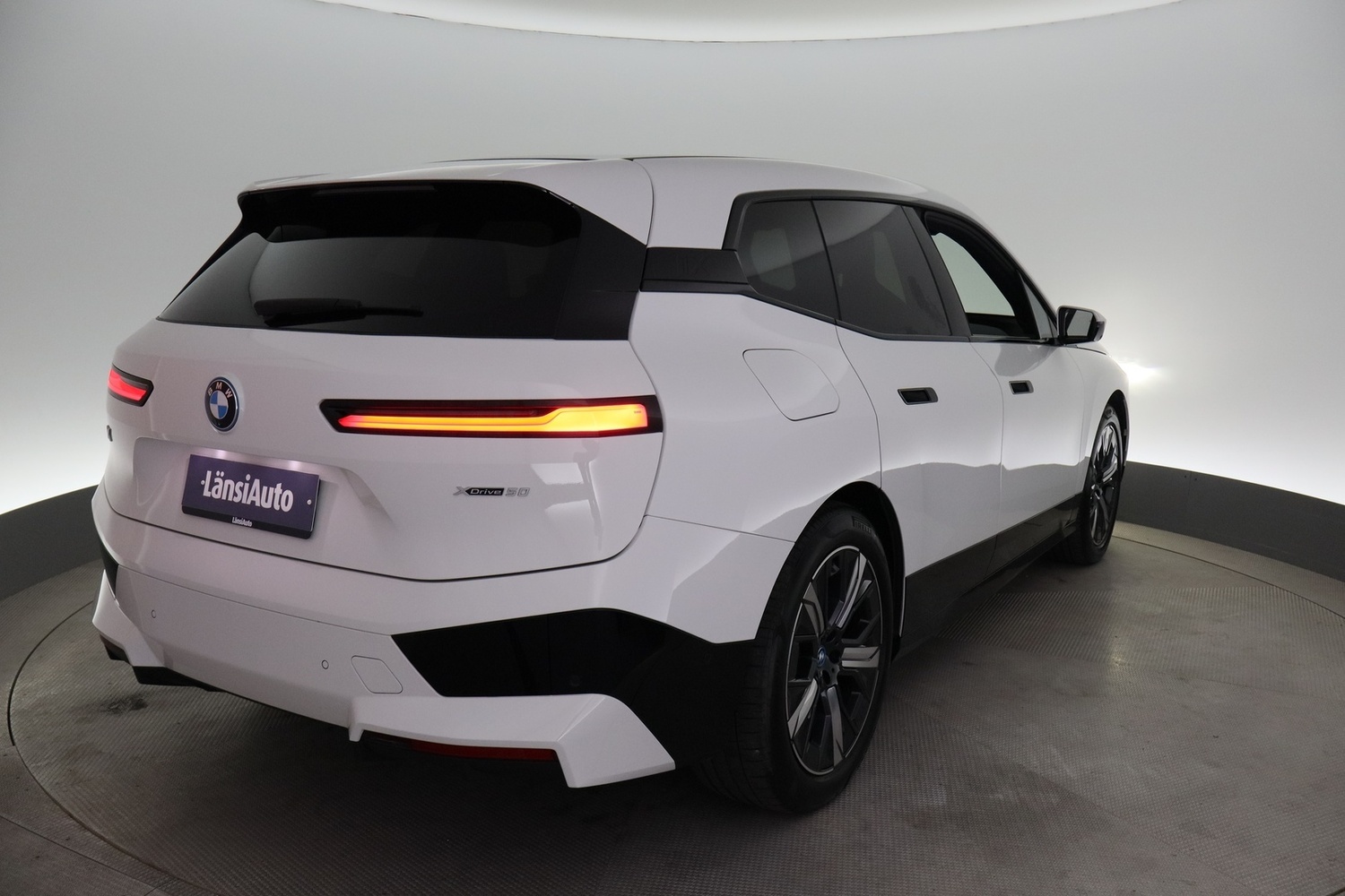 BMW iX vaihtoauto
