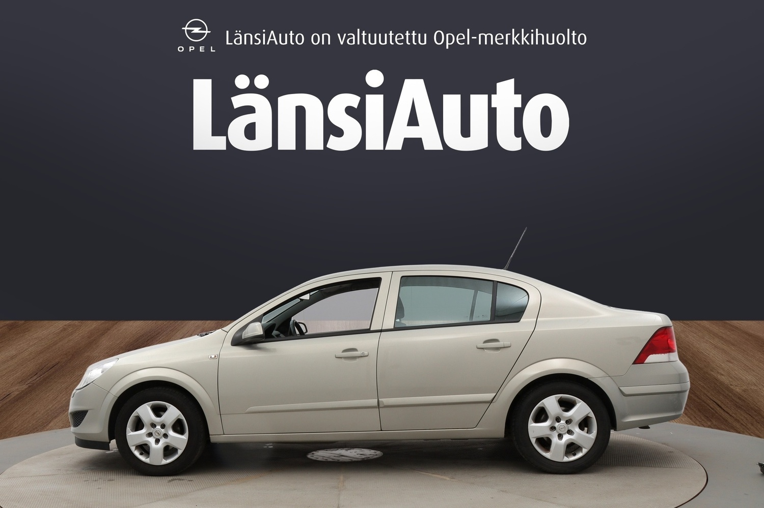 Opel Astra vaihtoauto