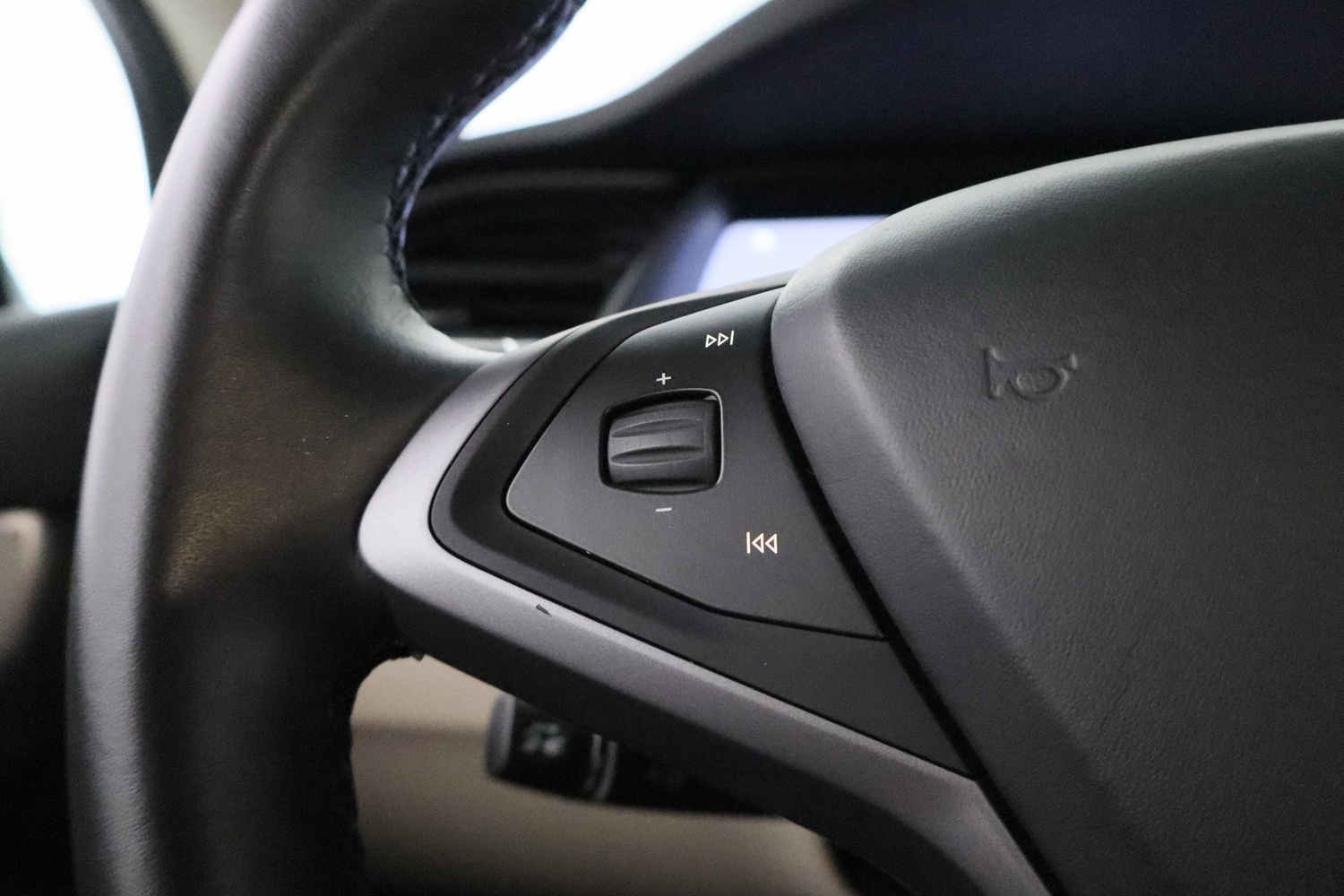 Tesla Model X vaihtoauto
