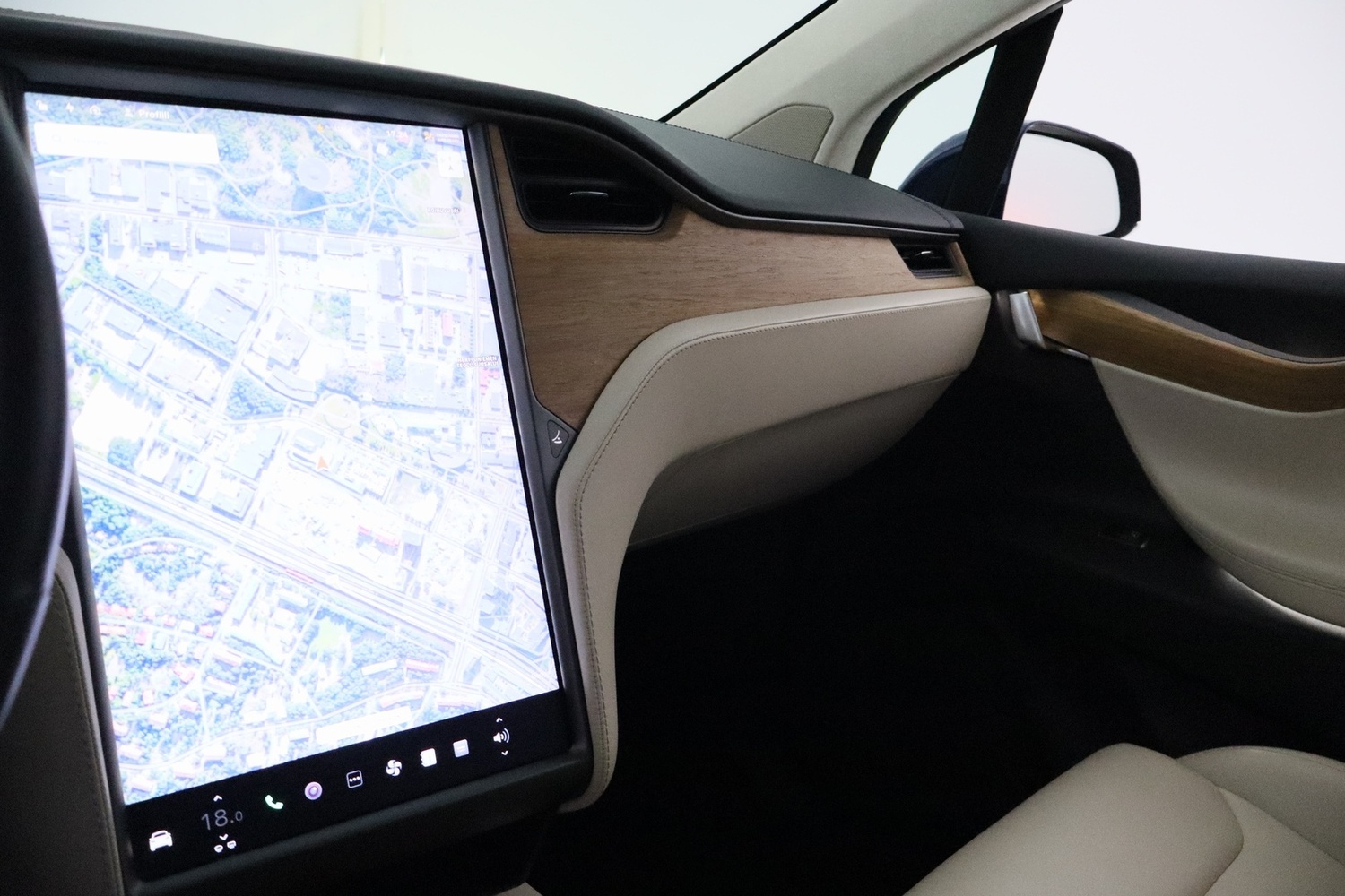 Tesla Model X vaihtoauto