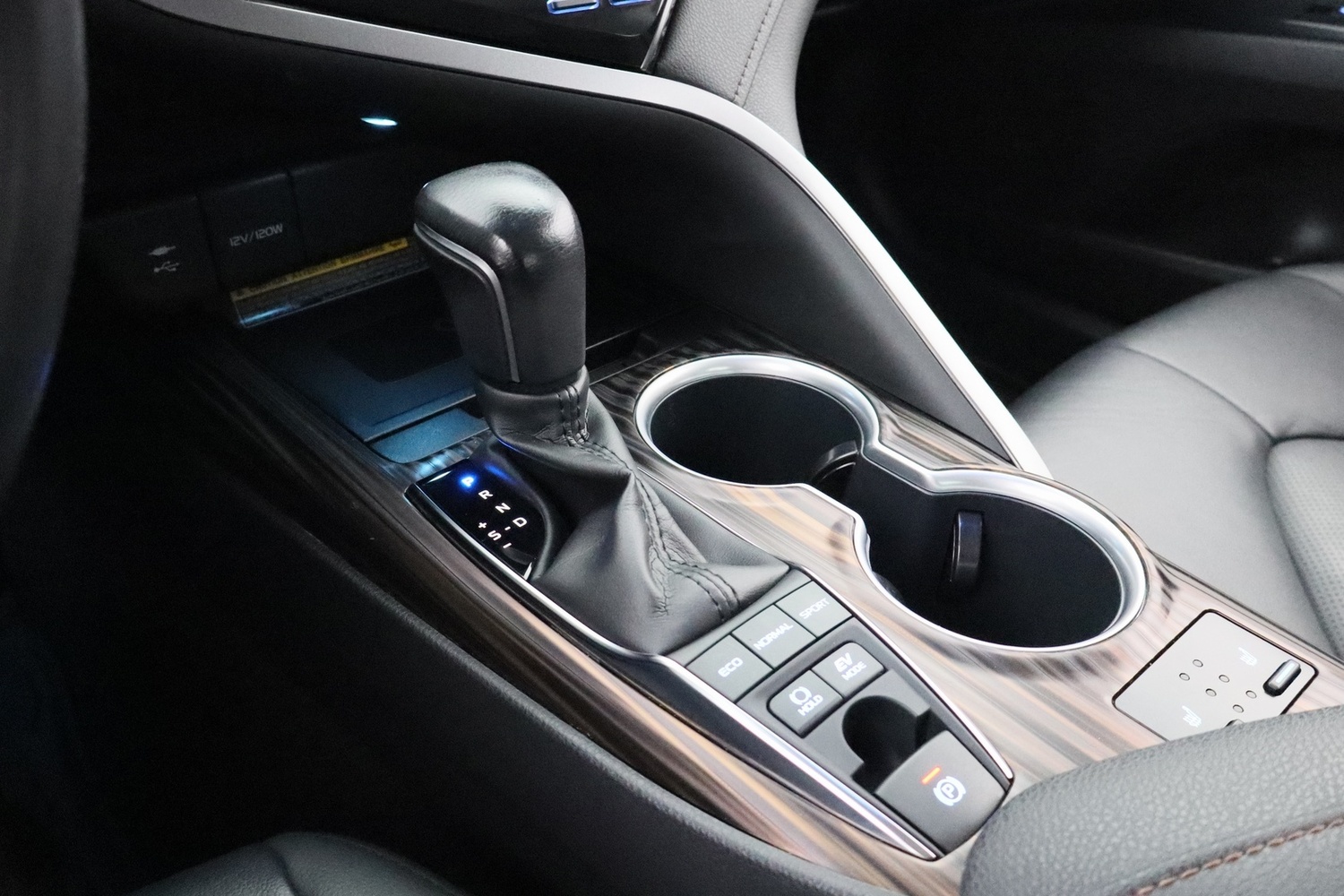 Toyota Camry vaihtoauto