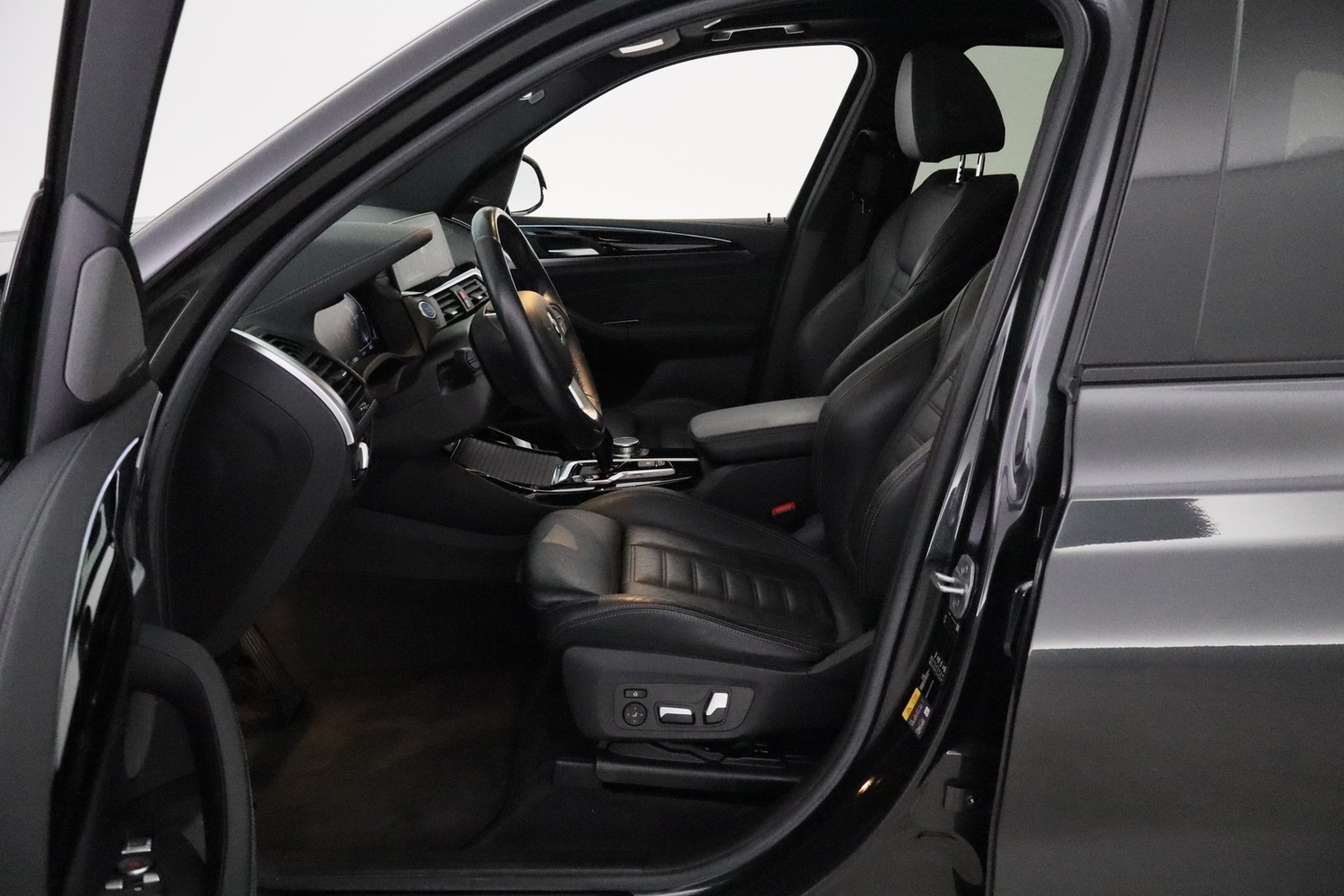 BMW iX3 vaihtoauto