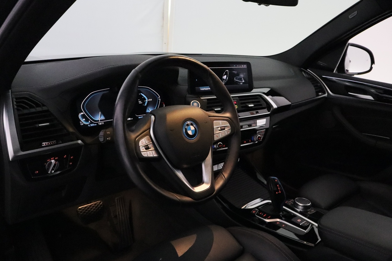 BMW iX3 vaihtoauto
