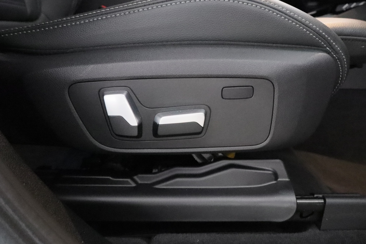 BMW iX3 vaihtoauto